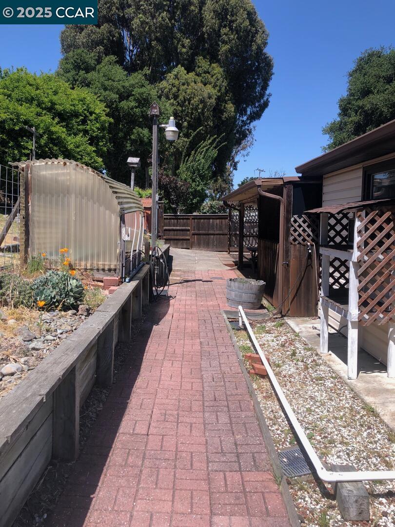 947 Kelvin Road, El Sobrante, California 94803, 3 Bedrooms Bedrooms, 5 Rooms Rooms,1 BathroomBathrooms,Residential,For Sale,947 Kelvin Road,41096676