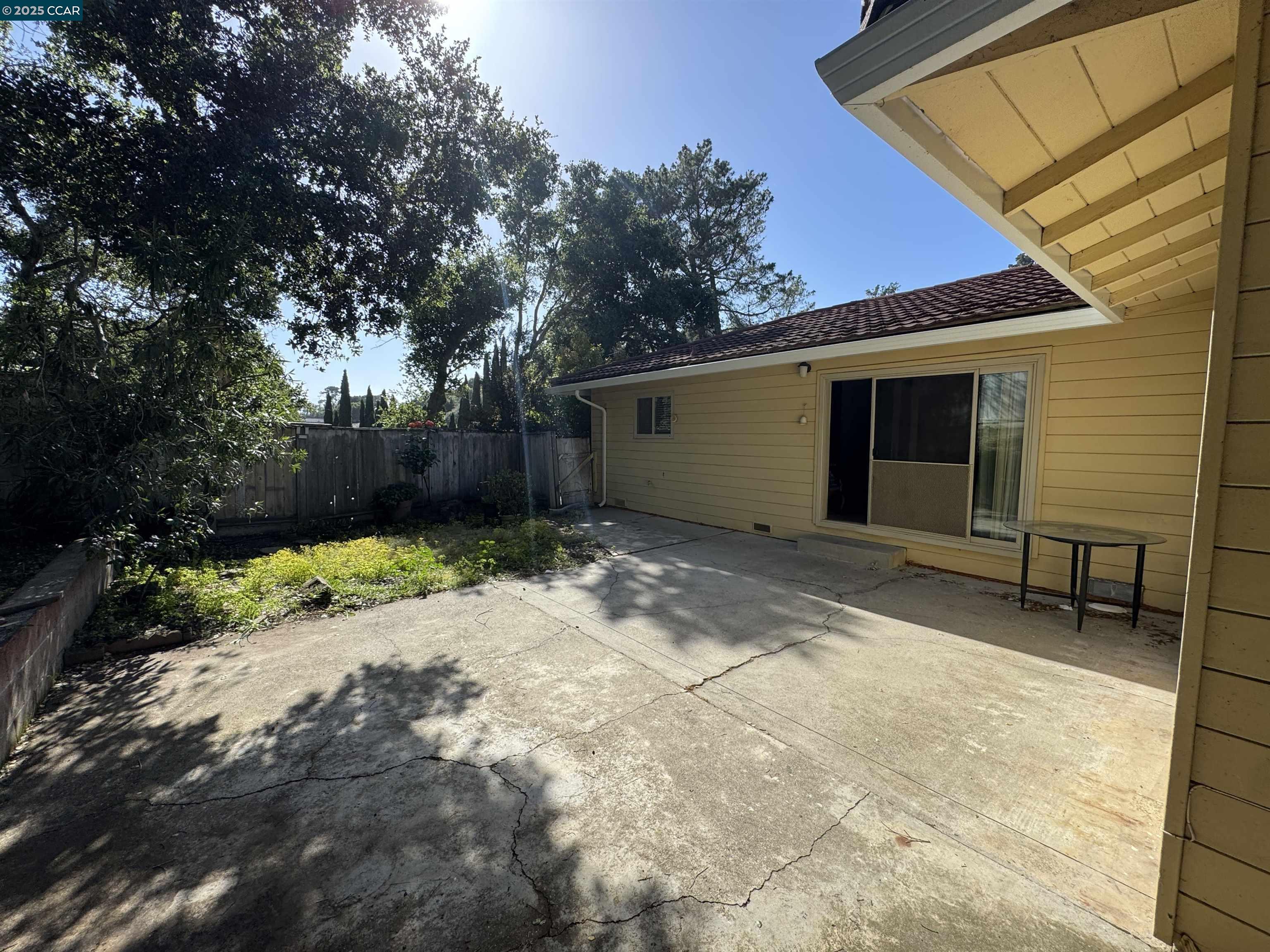 51 Elysian Fields Dr, Oakland, California 94605, 3 Bedrooms Bedrooms, 7 Rooms Rooms,2 BathroomsBathrooms,Residential,For Sale,51 Elysian Fields Dr,41096677