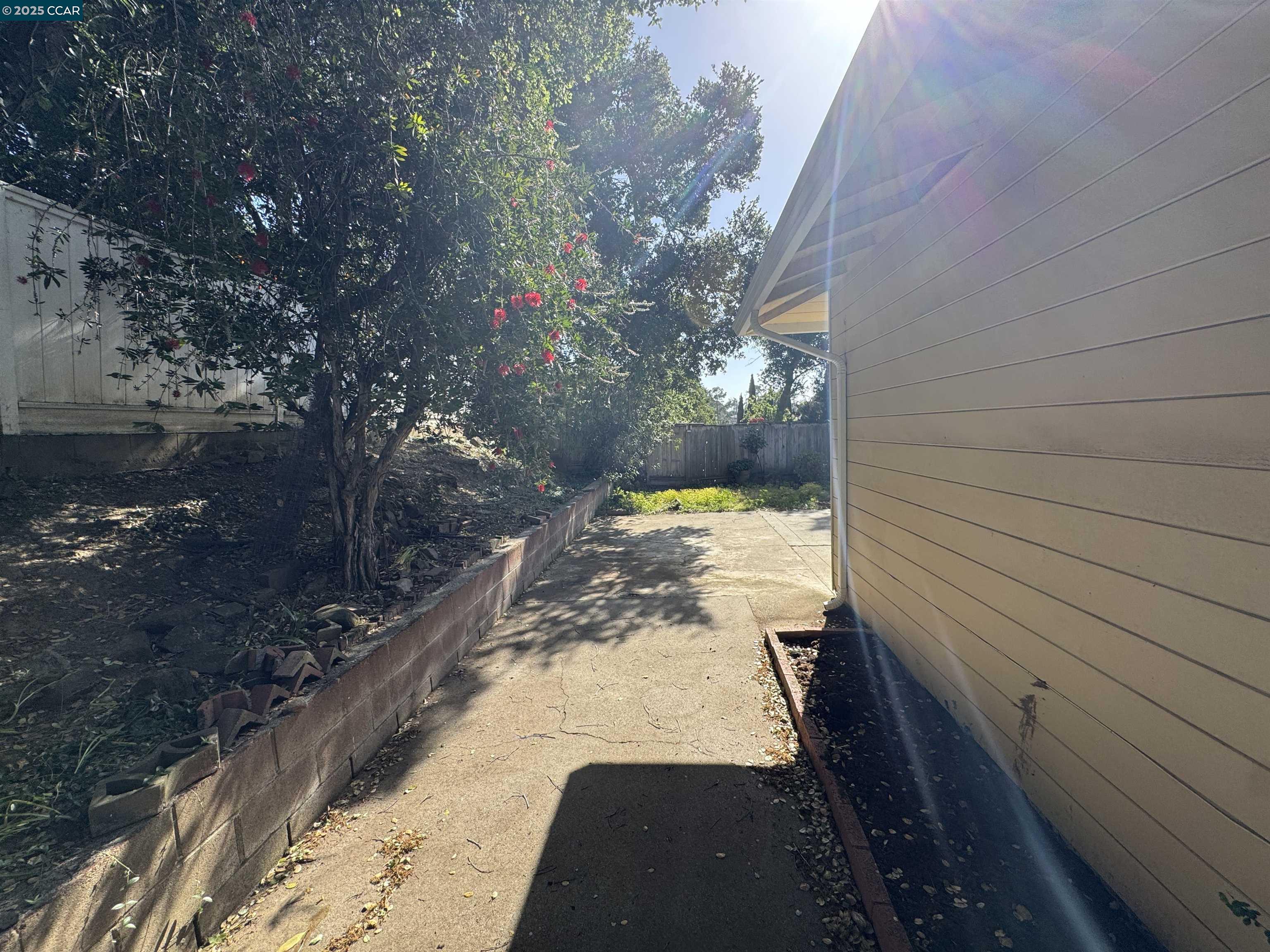 51 Elysian Fields Dr, Oakland, California 94605, 3 Bedrooms Bedrooms, 7 Rooms Rooms,2 BathroomsBathrooms,Residential,For Sale,51 Elysian Fields Dr,41096677