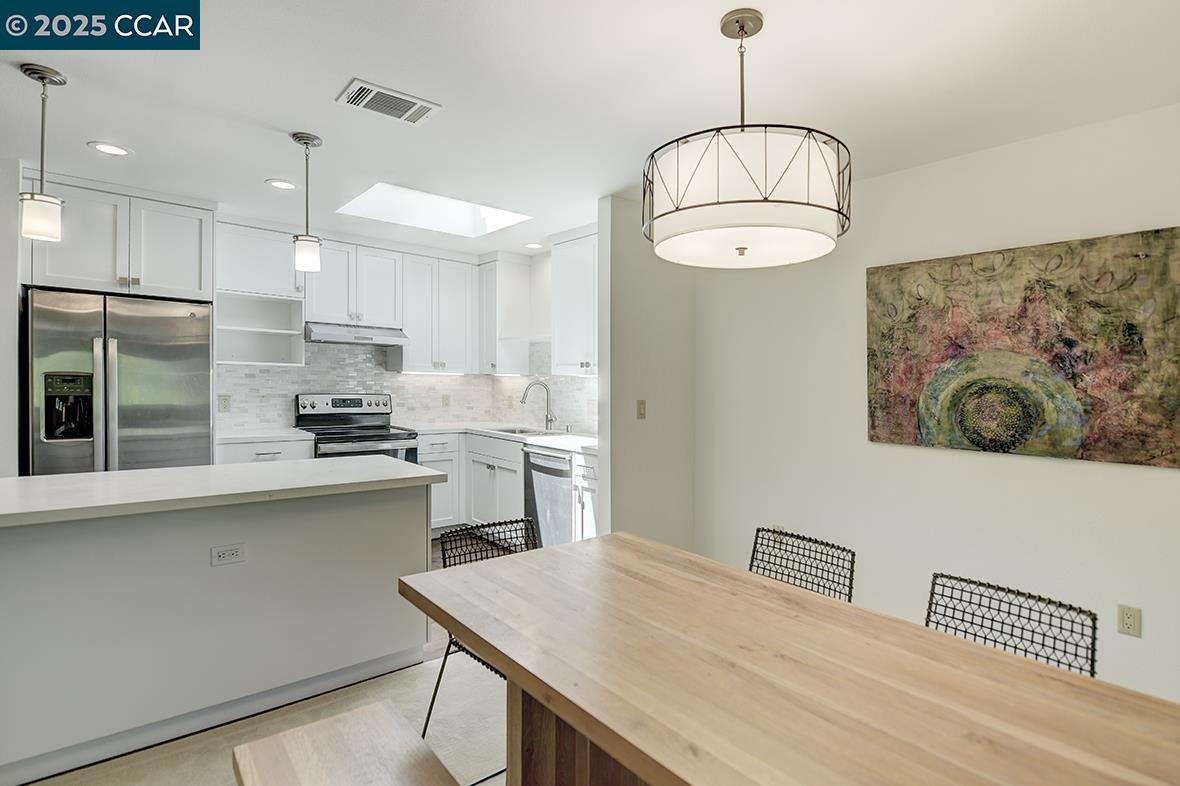 1201 Leisure Ln # 1, Walnut Creek, California 94595, 2 Bedrooms Bedrooms, 7 Rooms Rooms,1 BathroomBathrooms,Residential,For Sale,1201 Leisure Ln # 1,41096680