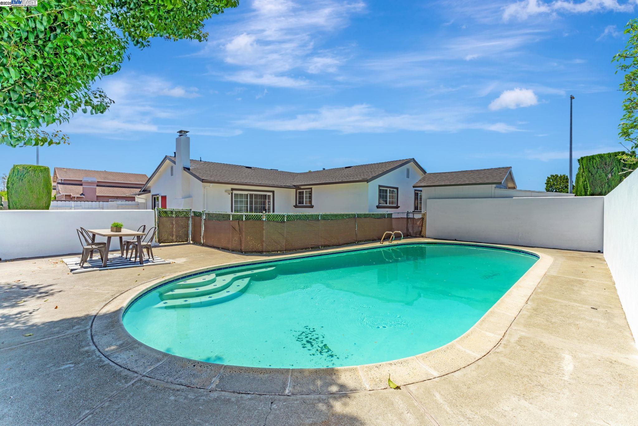 4073 Becerra Dr, Fremont, California 94536, 4 Bedrooms Bedrooms, 8 Rooms Rooms,2 BathroomsBathrooms,Residential,For Sale,4073 Becerra Dr,41096681