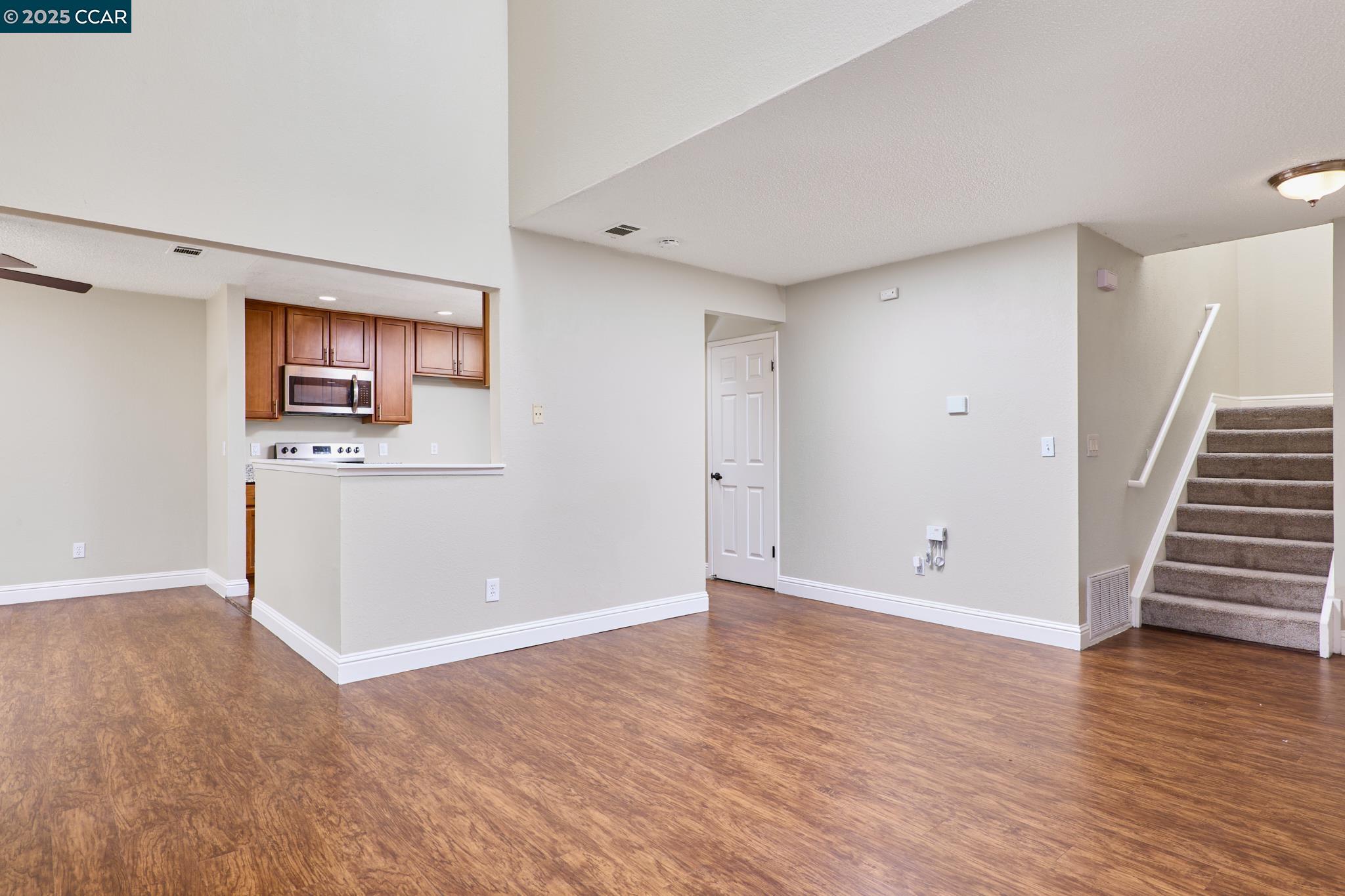 Detail Gallery Image 9 of 25 For 256 Brazil Ct, Oakley,  CA 94561 - 2 Beds | 2/1 Baths