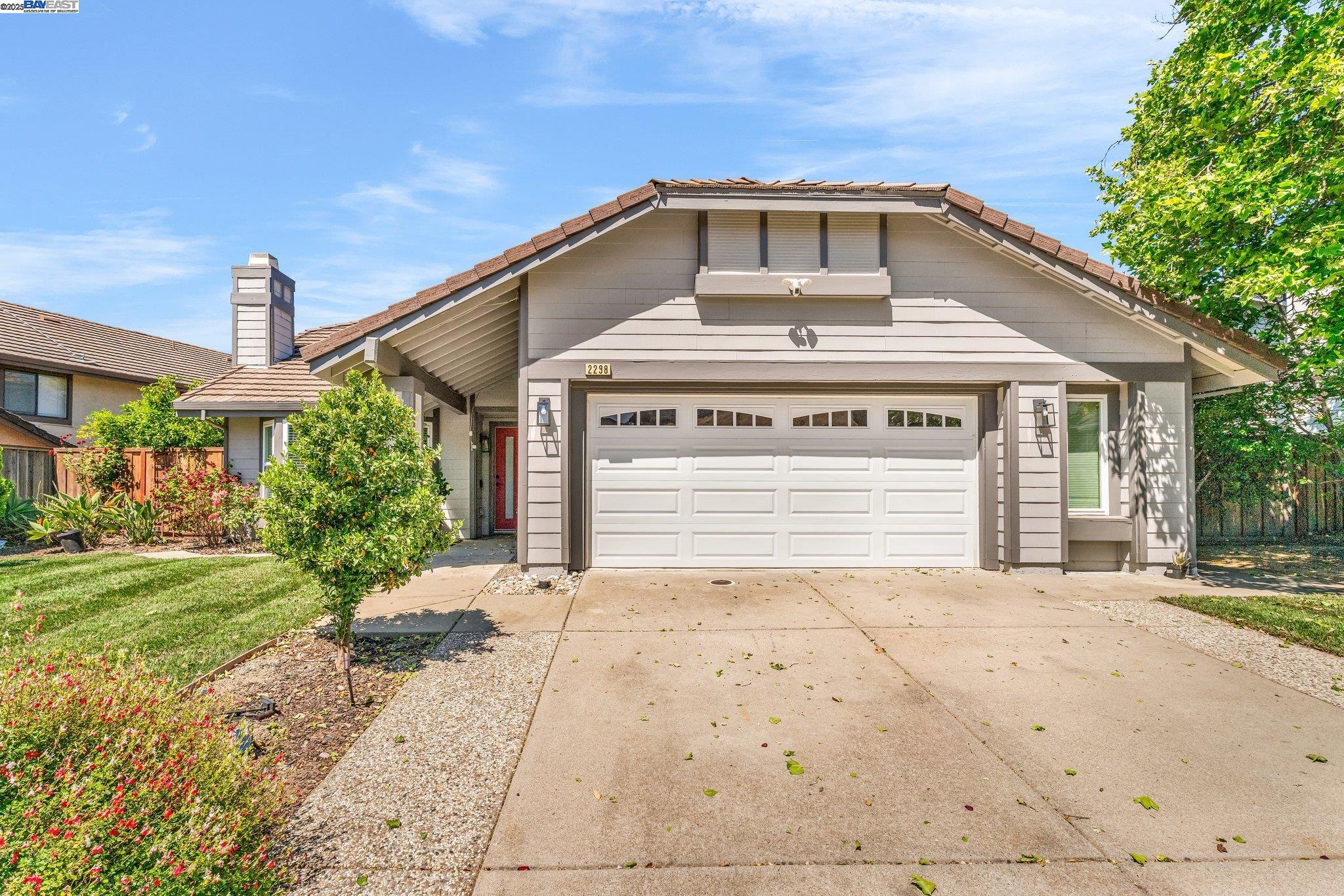 Detail Gallery Image 1 of 1 For 2298 Pheasant Dr, Hercules,  CA 94547 - 3 Beds | 2 Baths