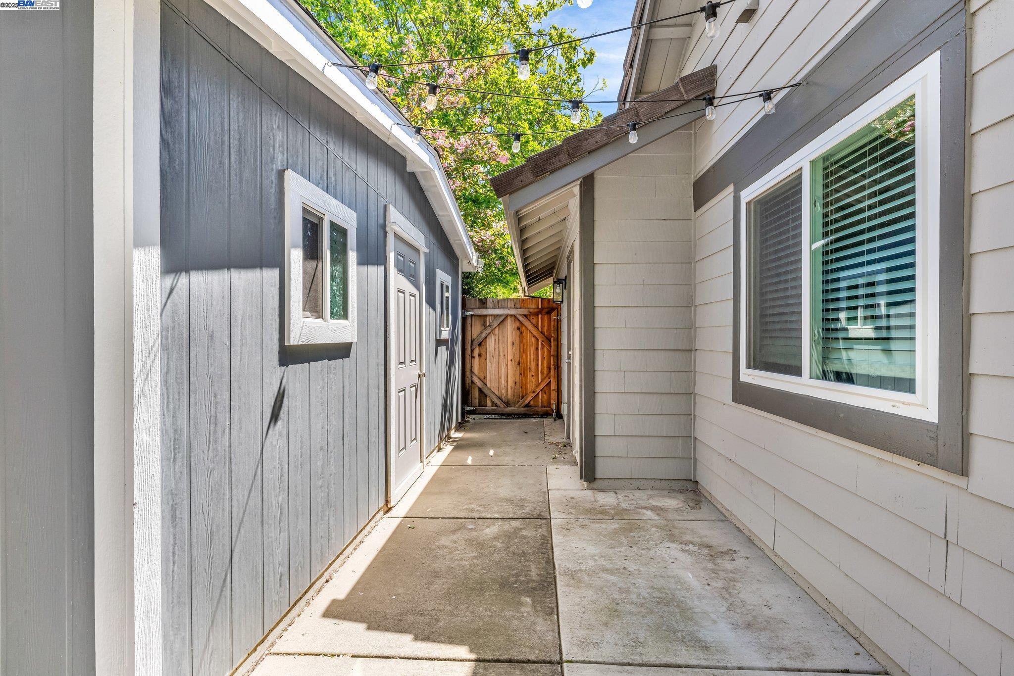 2298 Pheasant Dr, Hercules, California 94547, 3 Bedrooms Bedrooms, 8 Rooms Rooms,2 BathroomsBathrooms,Residential,For Sale,2298 Pheasant Dr,41096684