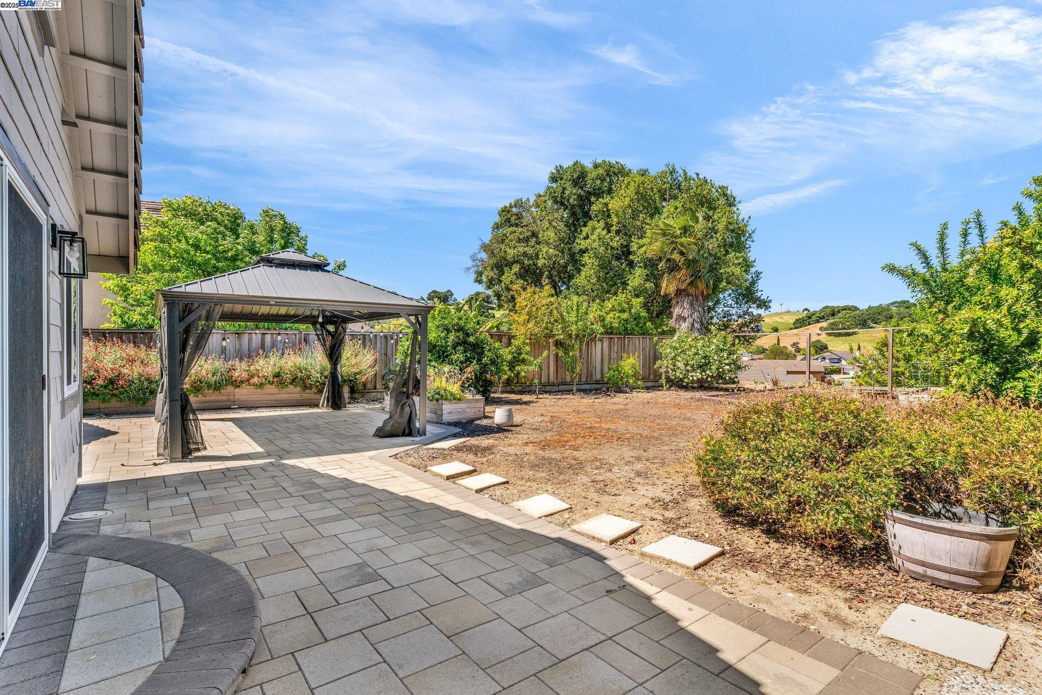 2298 Pheasant Dr, Hercules, California 94547, 3 Bedrooms Bedrooms, 8 Rooms Rooms,2 BathroomsBathrooms,Residential,For Sale,2298 Pheasant Dr,41096684