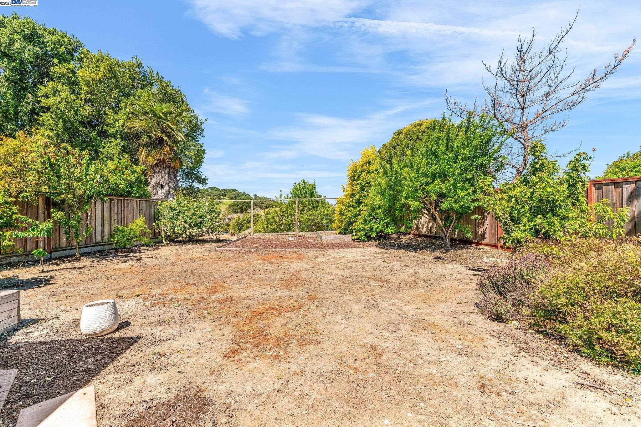 2298 Pheasant Dr, Hercules, California 94547, 3 Bedrooms Bedrooms, 8 Rooms Rooms,2 BathroomsBathrooms,Residential,For Sale,2298 Pheasant Dr,41096684