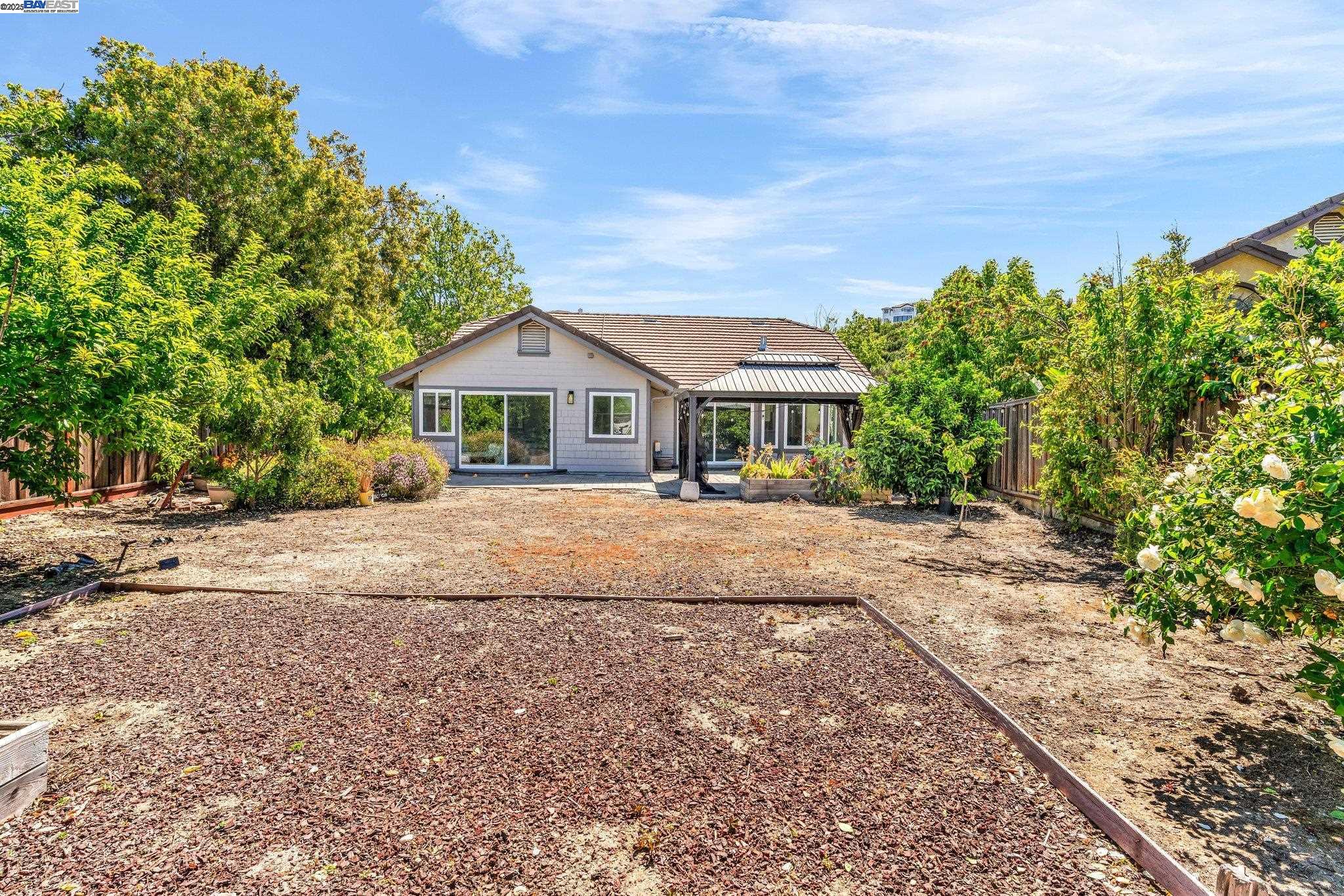 2298 Pheasant Dr, Hercules, California 94547, 3 Bedrooms Bedrooms, 8 Rooms Rooms,2 BathroomsBathrooms,Residential,For Sale,2298 Pheasant Dr,41096684