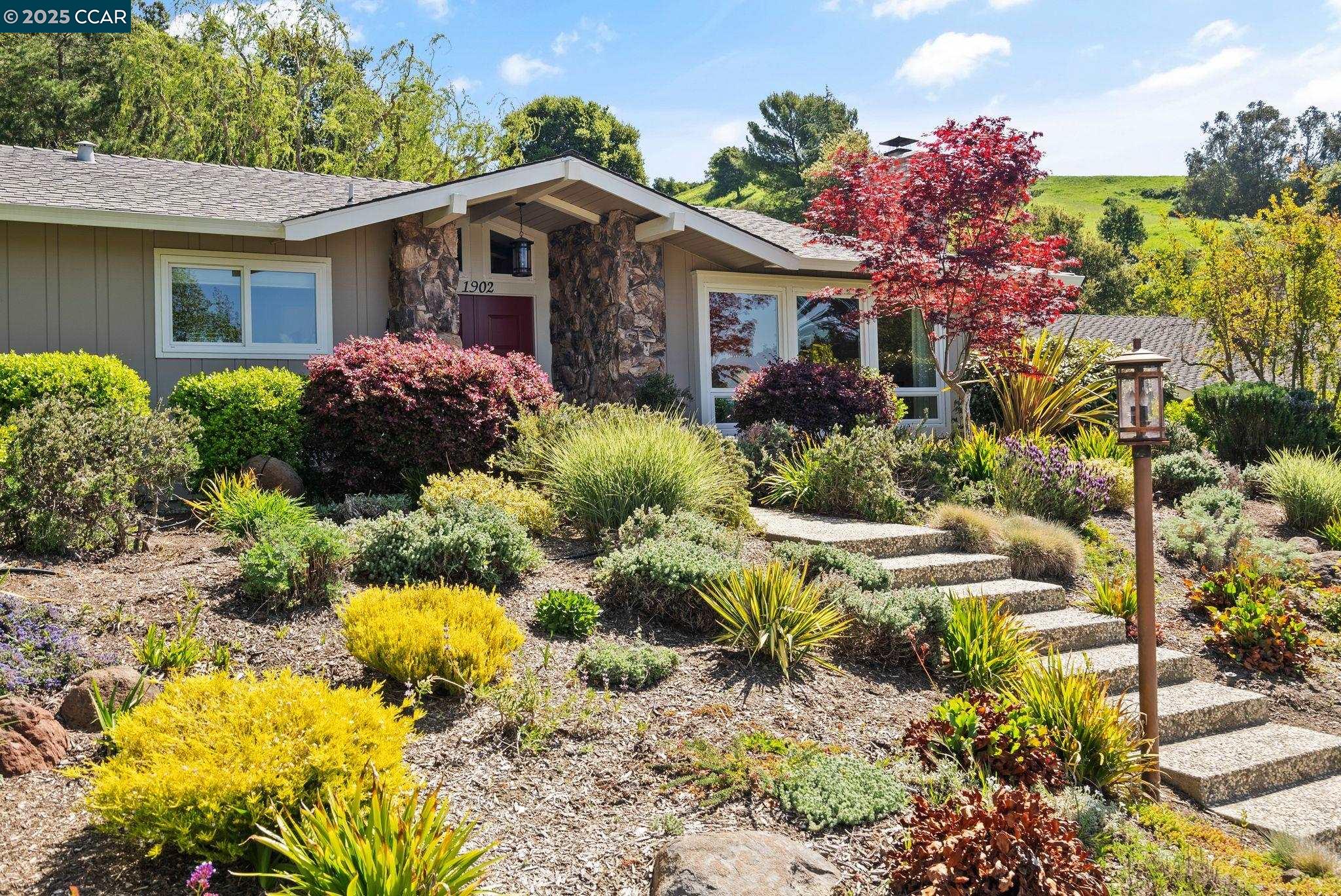Detail Gallery Image 1 of 22 For 1902 Joseph Dr, Moraga,  CA 94556 - 4 Beds | 2/1 Baths