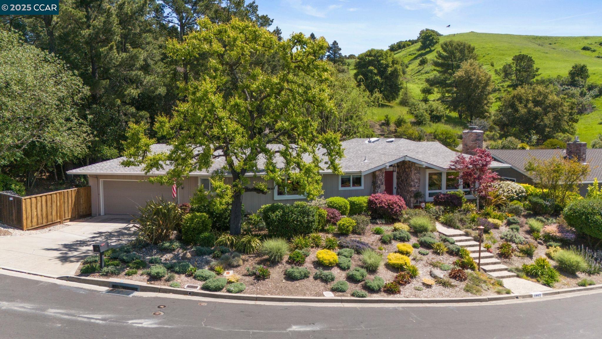 Detail Gallery Image 1 of 1 For 1902 Joseph Dr, Moraga,  CA 94556 - 4 Beds | 2/1 Baths