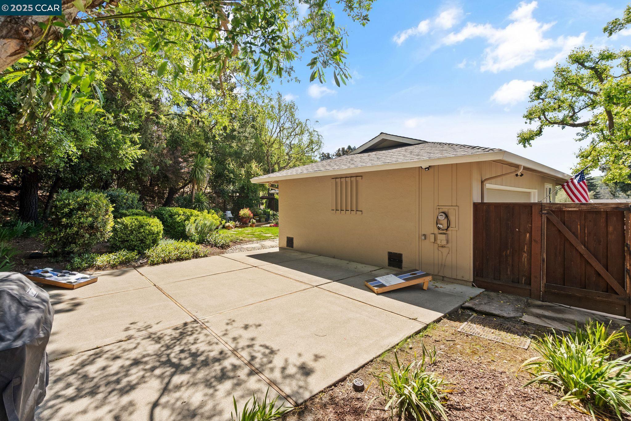 Detail Gallery Image 20 of 22 For 1902 Joseph Dr, Moraga,  CA 94556 - 4 Beds | 2/1 Baths