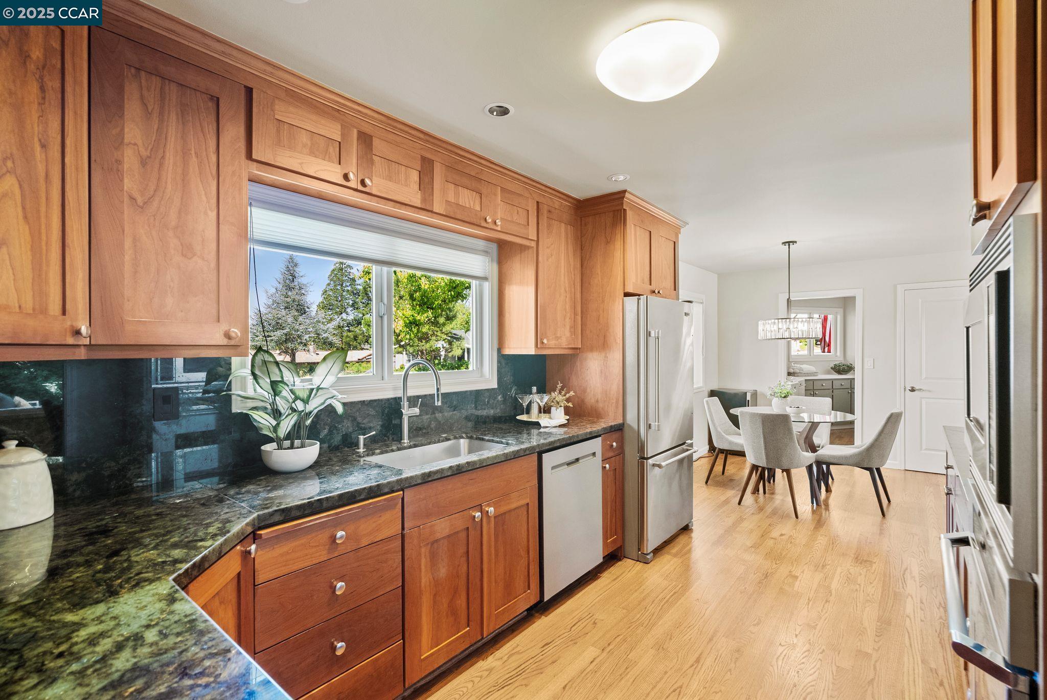 Detail Gallery Image 4 of 22 For 1902 Joseph Dr, Moraga,  CA 94556 - 4 Beds | 2/1 Baths