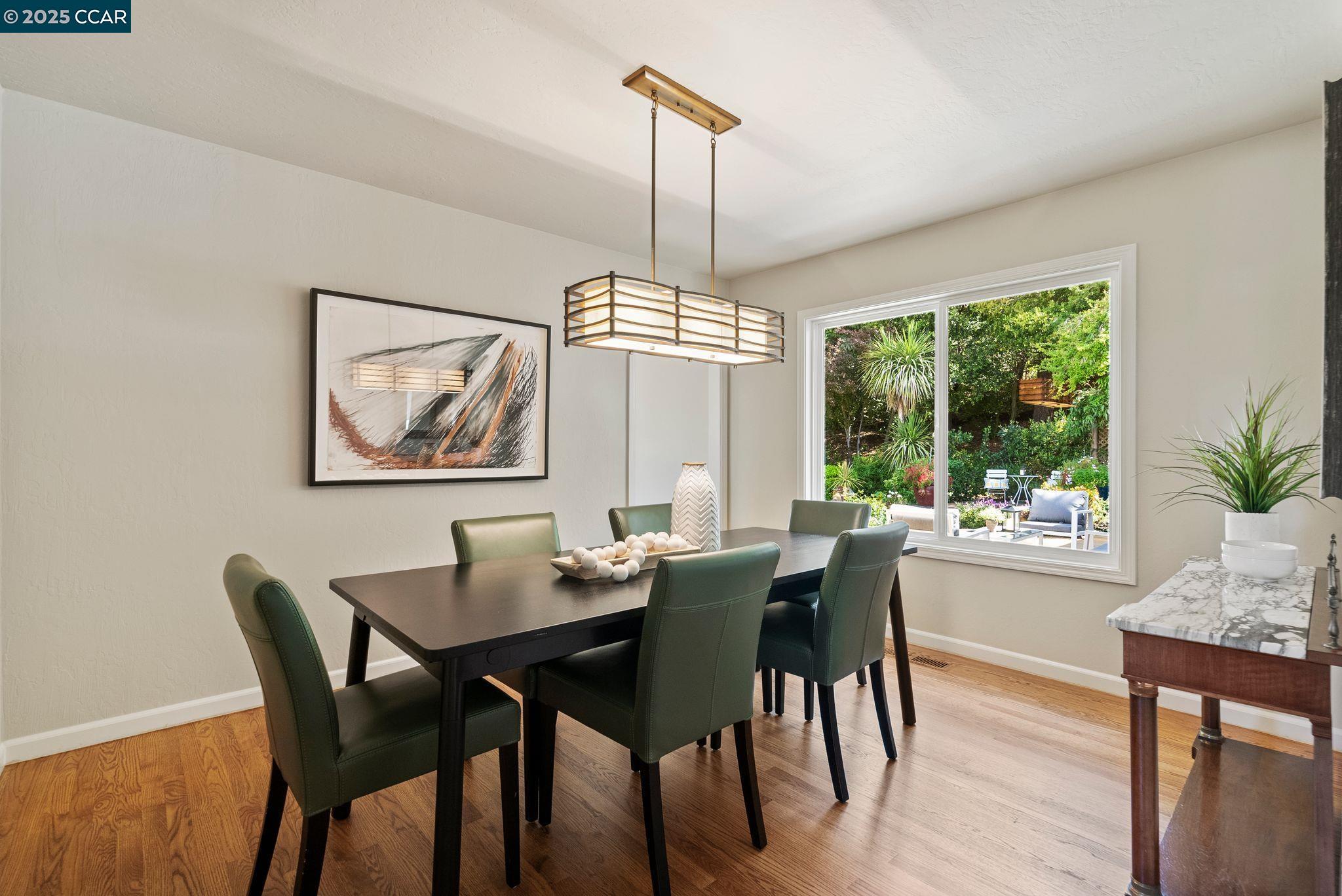 Detail Gallery Image 8 of 22 For 1902 Joseph Dr, Moraga,  CA 94556 - 4 Beds | 2/1 Baths
