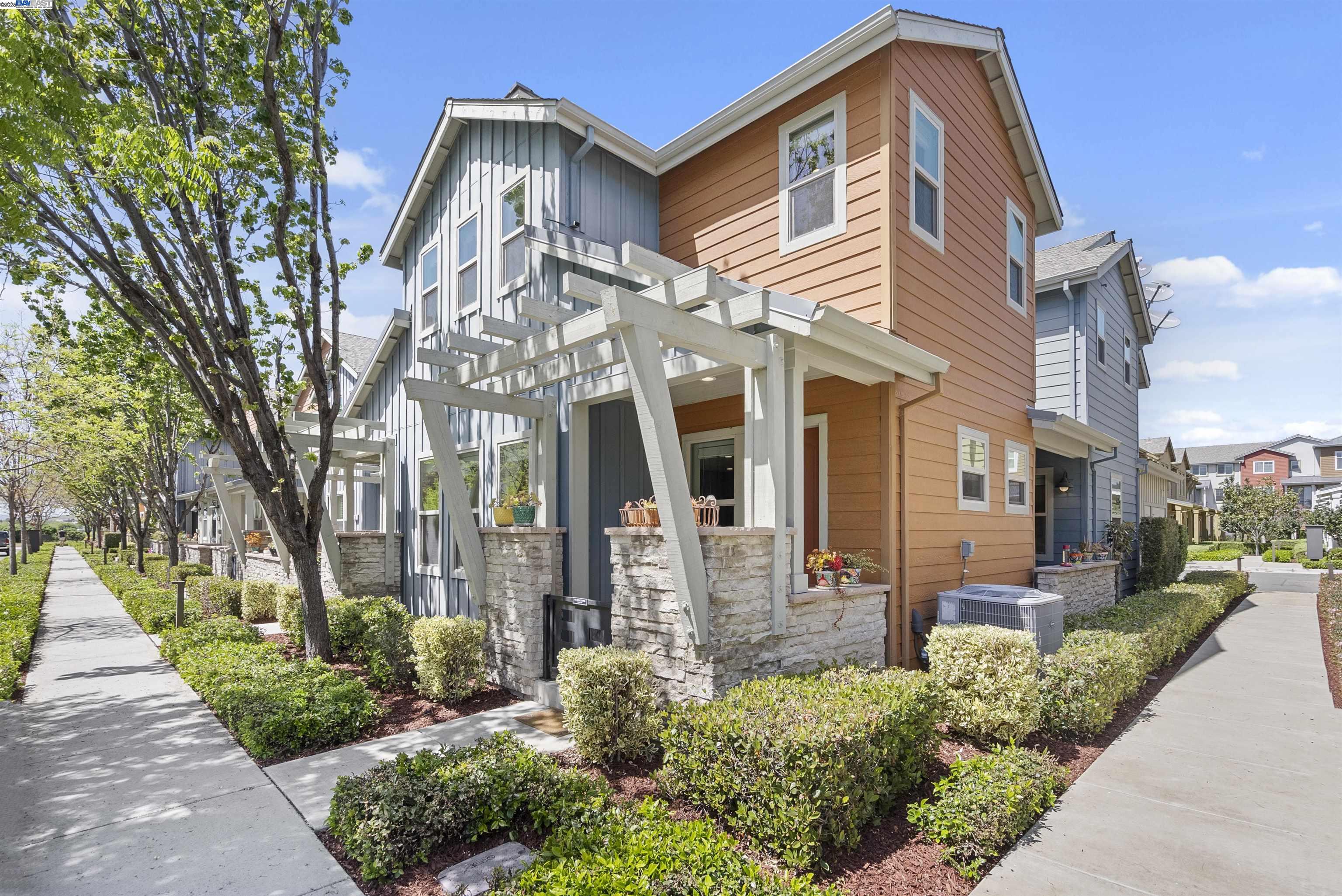Detail Gallery Image 2 of 51 For 538 Sandalwood Drive, Livermore,  CA 94551 - 4 Beds | 3 Baths