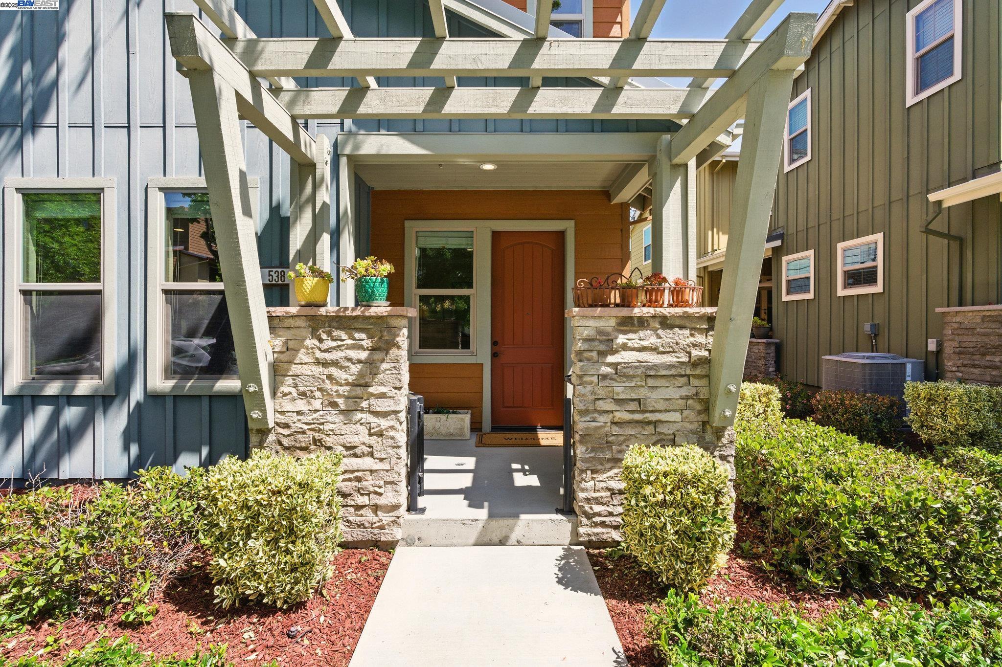 Detail Gallery Image 3 of 51 For 538 Sandalwood Drive, Livermore,  CA 94551 - 4 Beds | 3 Baths