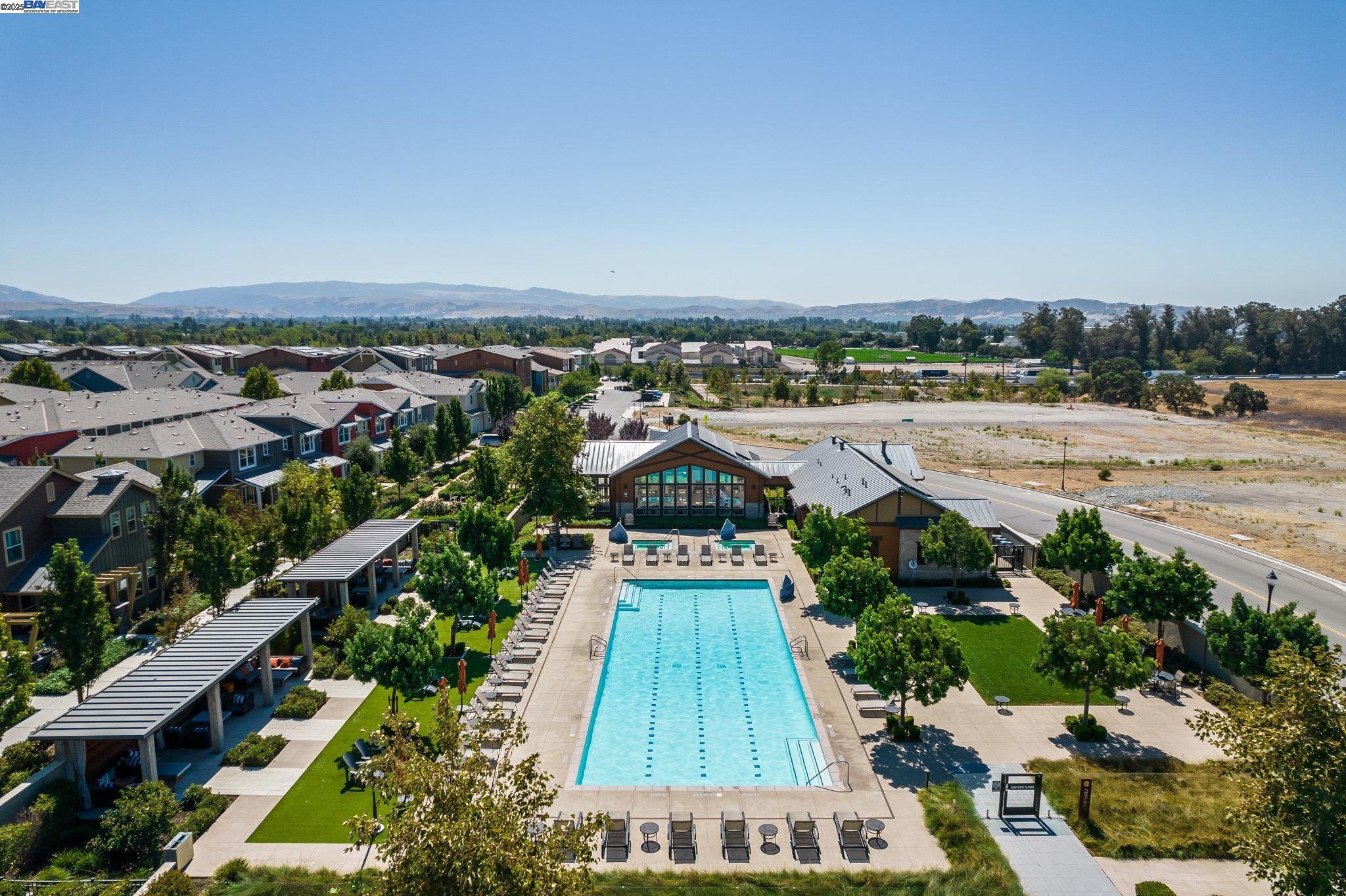 Detail Gallery Image 38 of 51 For 538 Sandalwood Drive, Livermore,  CA 94551 - 4 Beds | 3 Baths