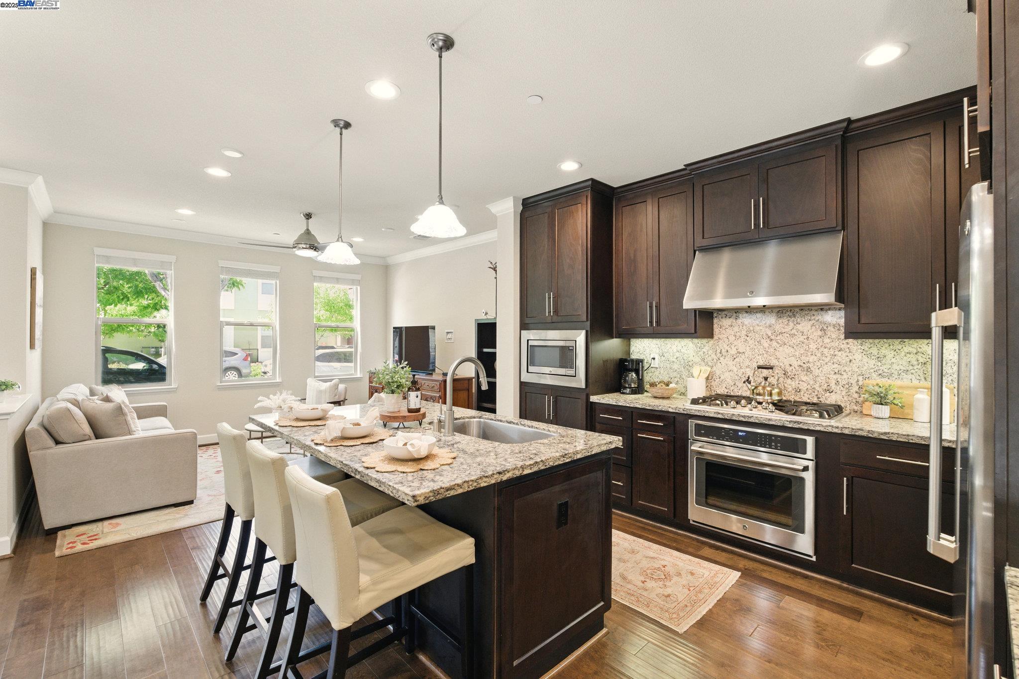 Detail Gallery Image 9 of 51 For 538 Sandalwood Drive, Livermore,  CA 94551 - 4 Beds | 3 Baths