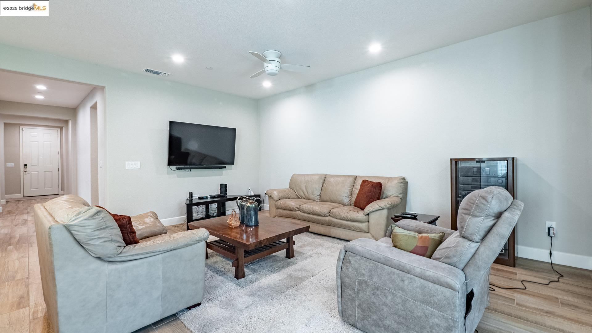 1546 Spumante LN, Brentwood, California 94513, 2 Bedrooms Bedrooms, 7 Rooms Rooms,2 BathroomsBathrooms,Residential,For Sale,1546 Spumante LN,41096690