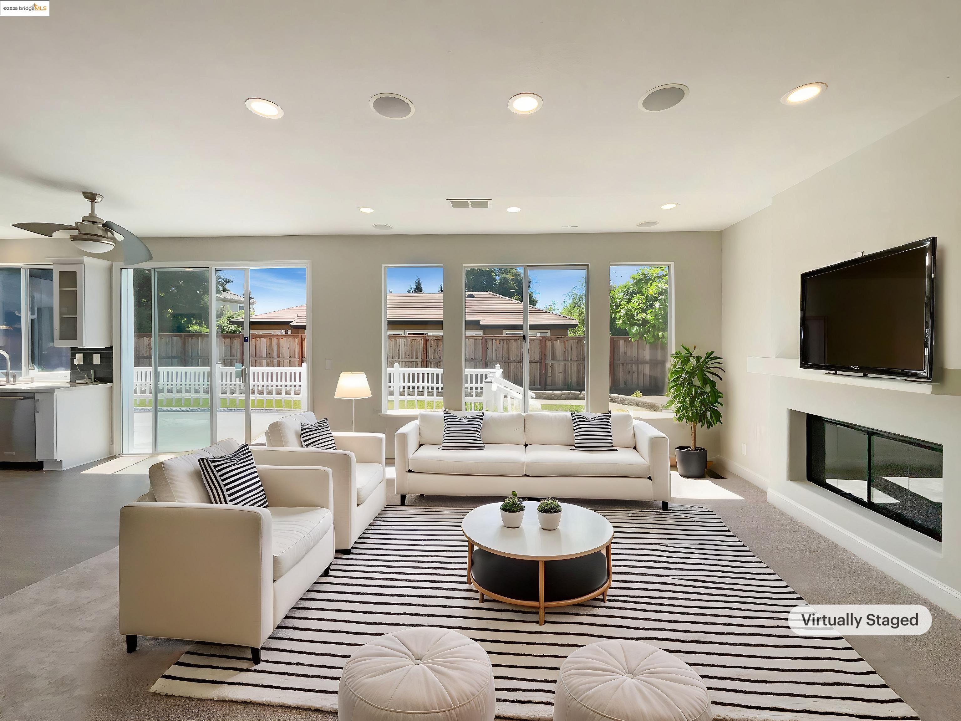 Detail Gallery Image 2 of 50 For 5214 Pavilion Ct, Fairfield,  CA 94534 - 5 Beds | 3/1 Baths