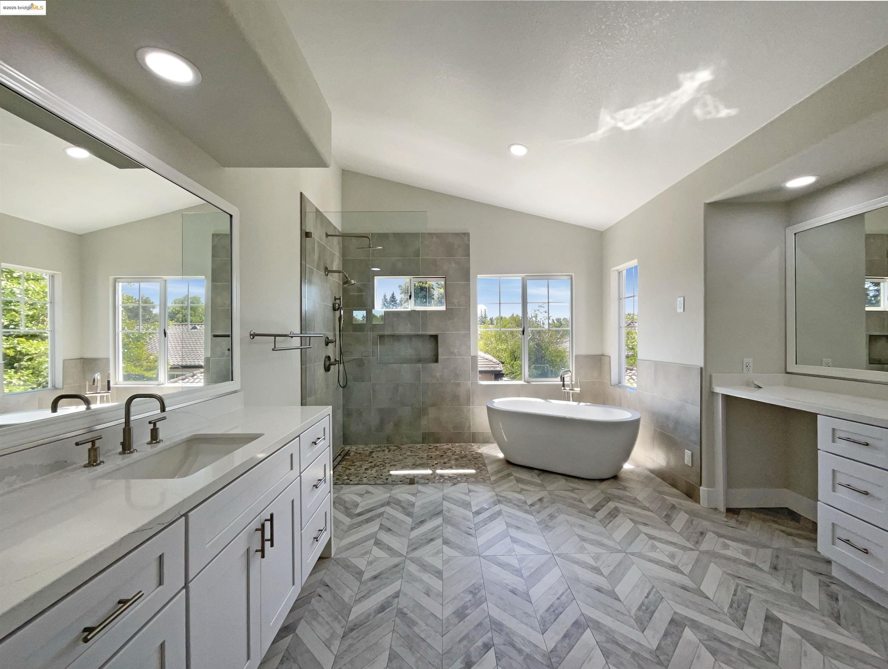 Detail Gallery Image 19 of 50 For 5214 Pavilion Ct, Fairfield,  CA 94534 - 5 Beds | 3/1 Baths