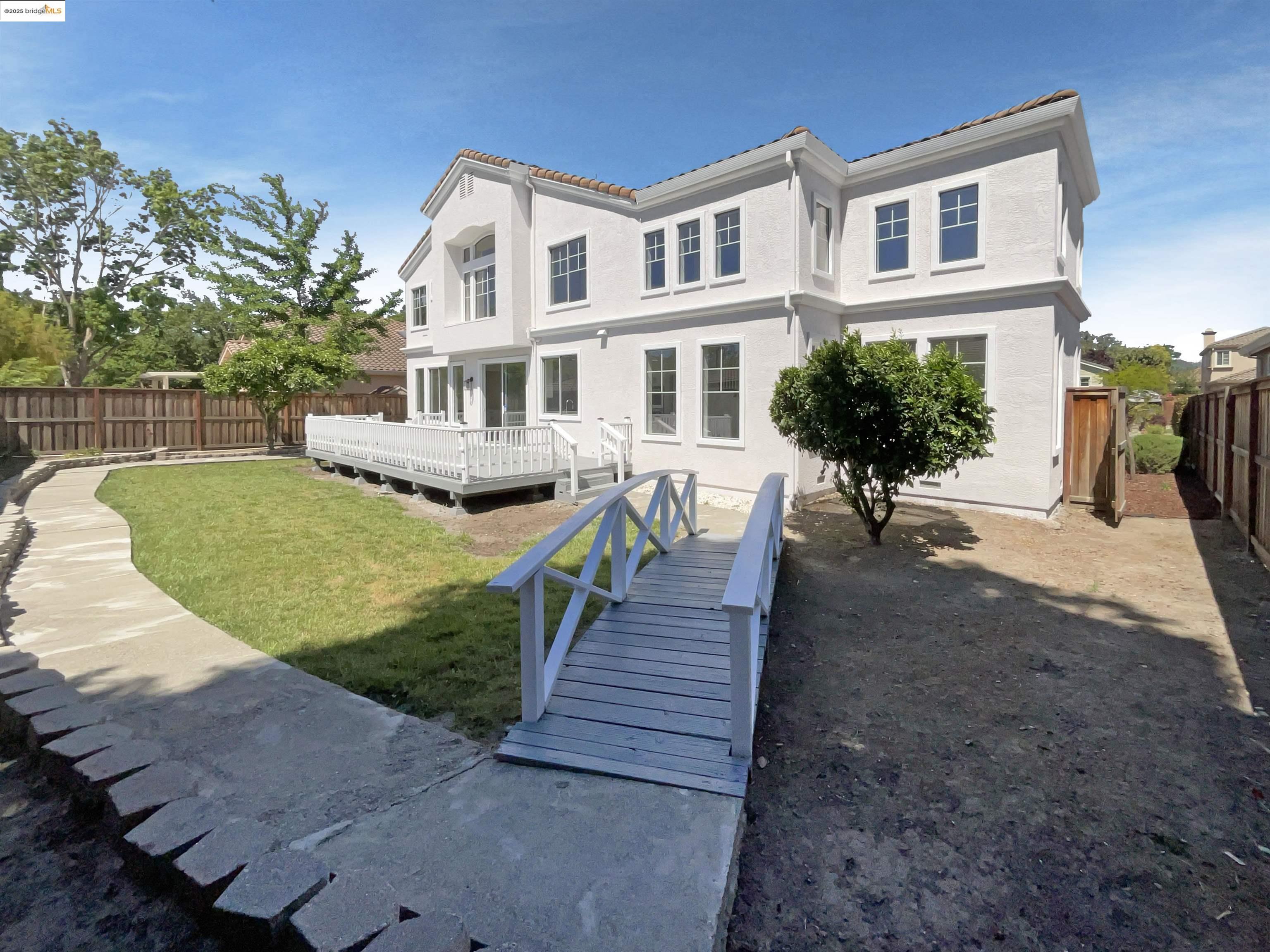 Detail Gallery Image 8 of 50 For 5214 Pavilion Ct, Fairfield,  CA 94534 - 5 Beds | 3/1 Baths