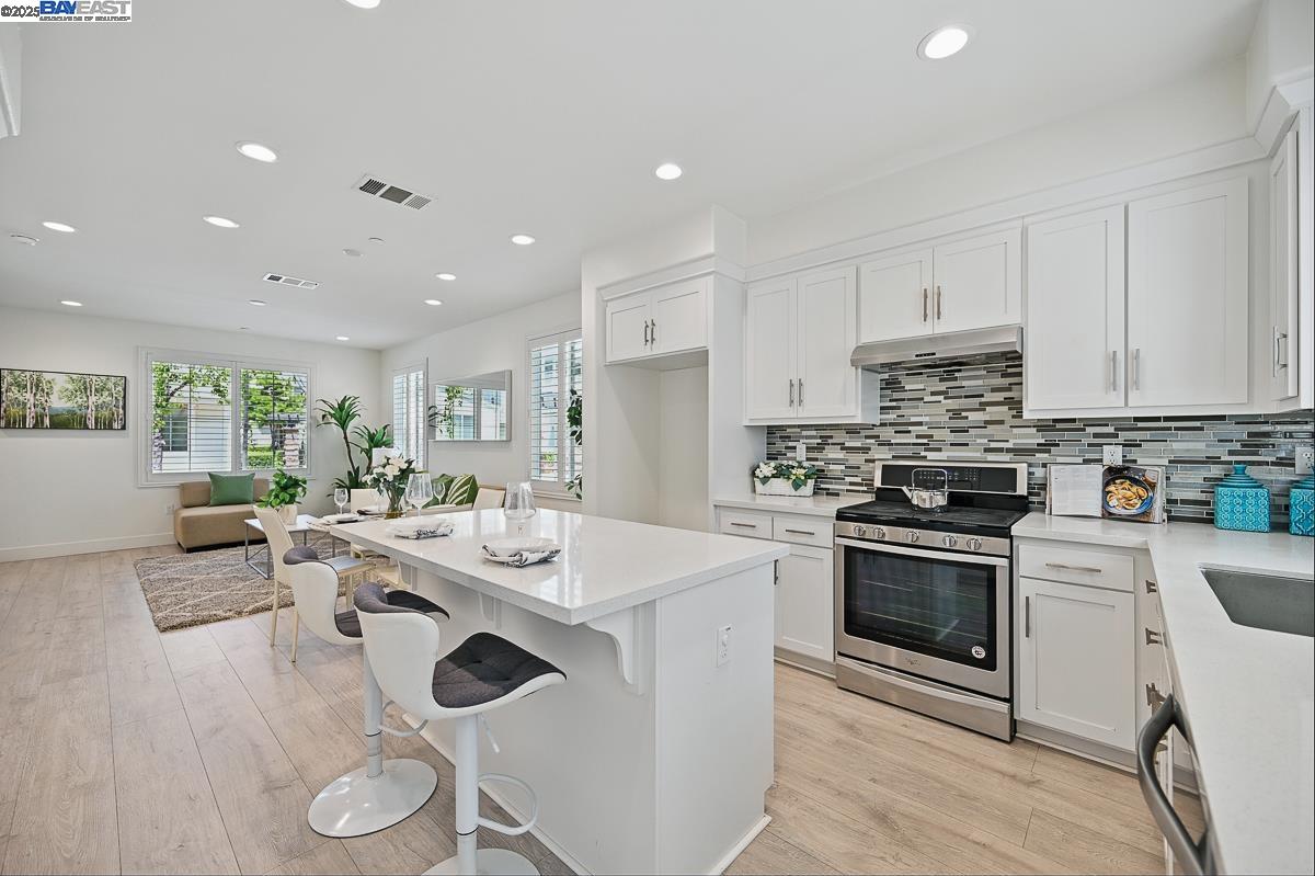 8526 Jetty Way, Newark, California 94560, 4 Bedrooms Bedrooms, 8 Rooms Rooms,3 BathroomsBathrooms,Residential,For Sale,8526 Jetty Way,41096692