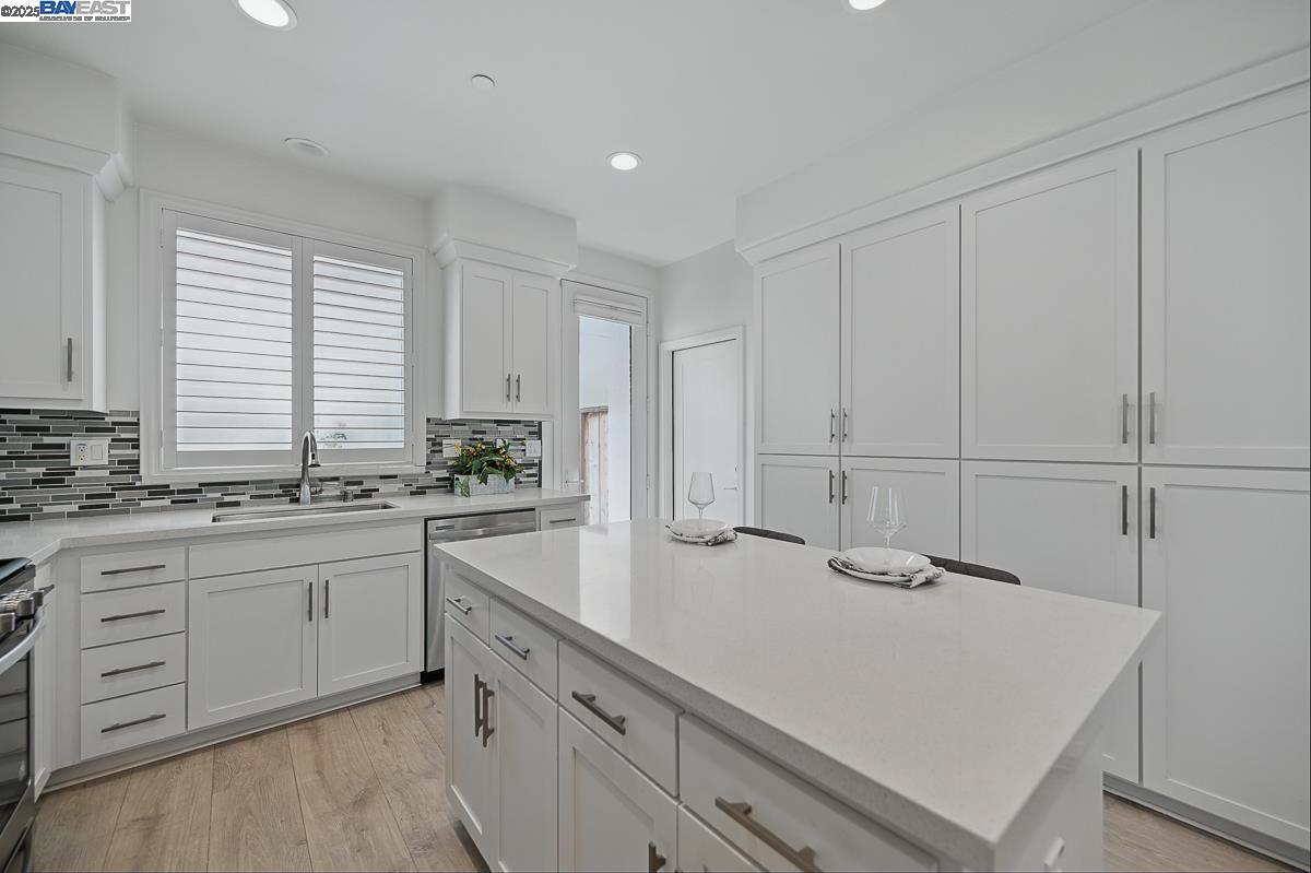 8526 Jetty Way, Newark, California 94560, 4 Bedrooms Bedrooms, 8 Rooms Rooms,3 BathroomsBathrooms,Residential,For Sale,8526 Jetty Way,41096692