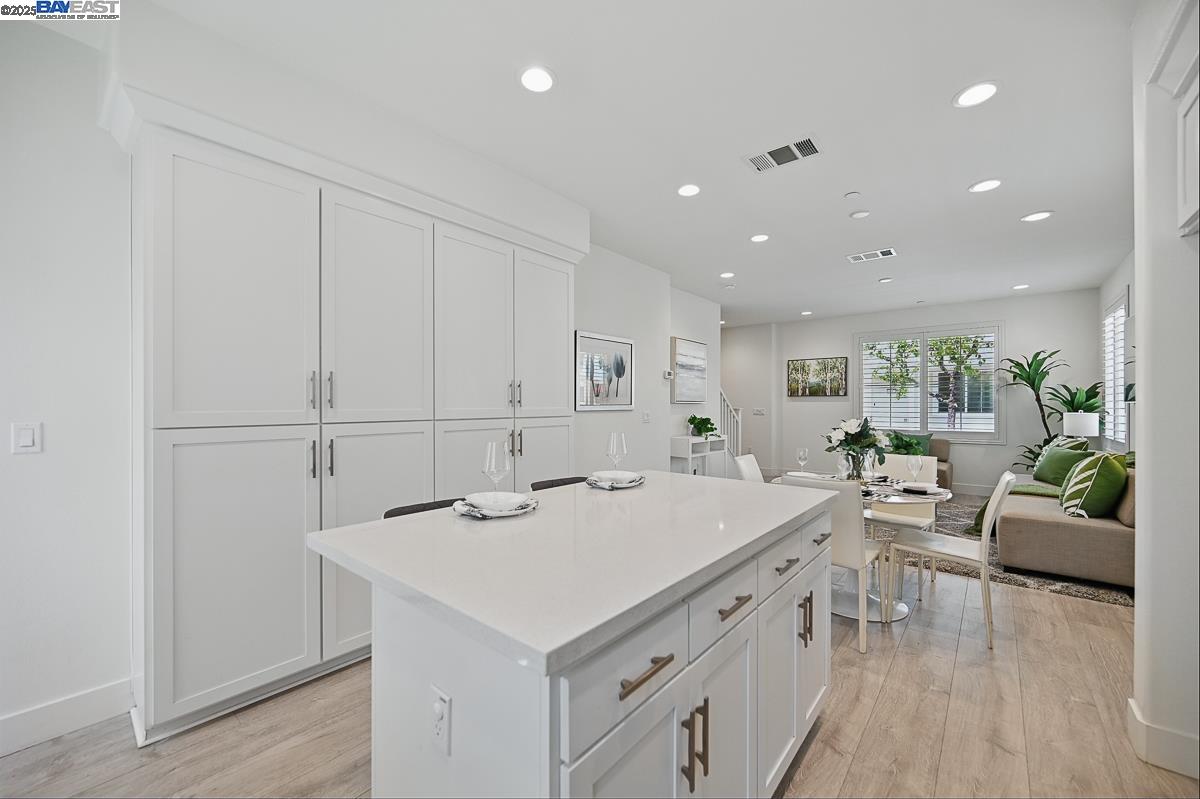8526 Jetty Way, Newark, California 94560, 4 Bedrooms Bedrooms, 8 Rooms Rooms,3 BathroomsBathrooms,Residential,For Sale,8526 Jetty Way,41096692
