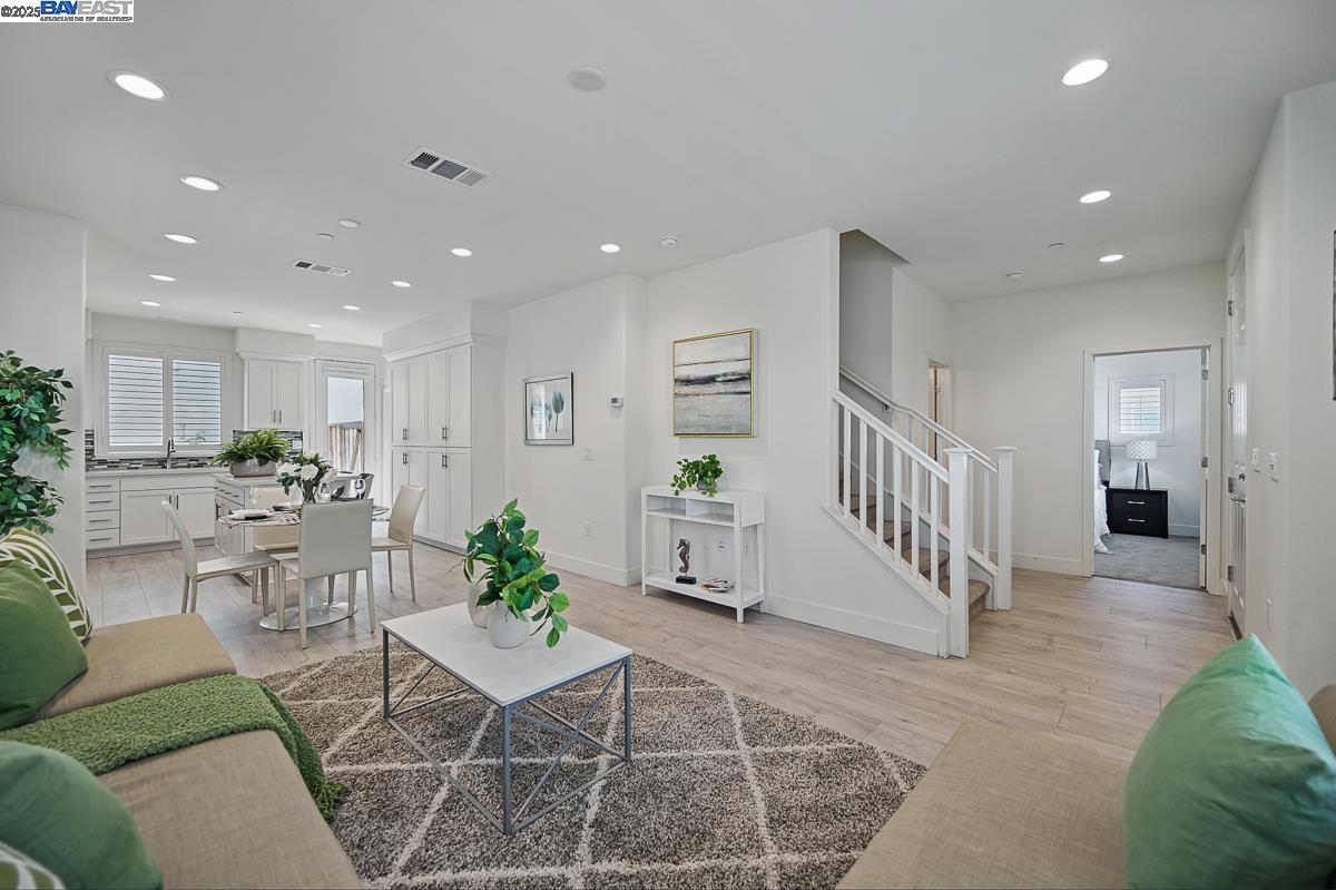 8526 Jetty Way, Newark, California 94560, 4 Bedrooms Bedrooms, 8 Rooms Rooms,3 BathroomsBathrooms,Residential,For Sale,8526 Jetty Way,41096692