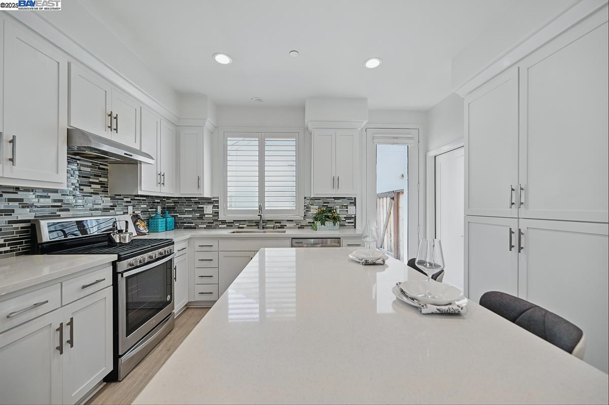 8526 Jetty Way, Newark, California 94560, 4 Bedrooms Bedrooms, 8 Rooms Rooms,3 BathroomsBathrooms,Residential,For Sale,8526 Jetty Way,41096692