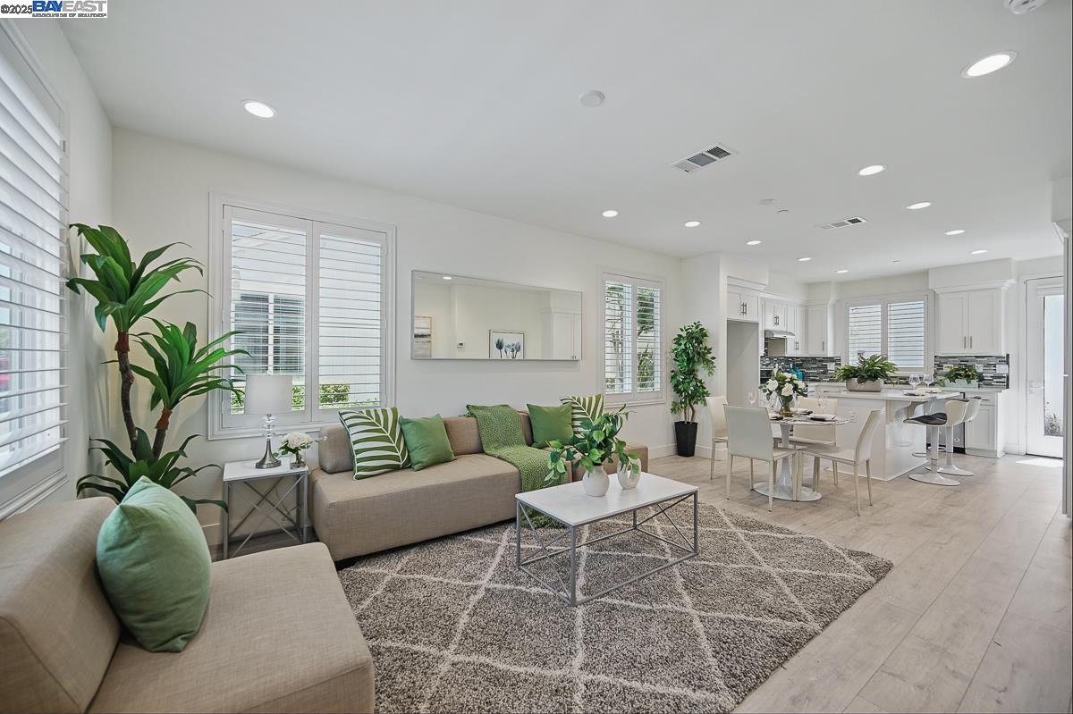 8526 Jetty Way, Newark, California 94560, 4 Bedrooms Bedrooms, 8 Rooms Rooms,3 BathroomsBathrooms,Residential,For Sale,8526 Jetty Way,41096692
