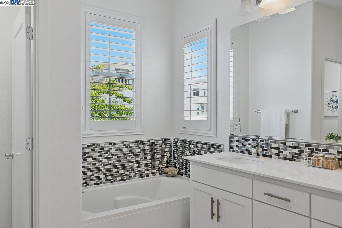 8526 Jetty Way, Newark, California 94560, 4 Bedrooms Bedrooms, 8 Rooms Rooms,3 BathroomsBathrooms,Residential,For Sale,8526 Jetty Way,41096692