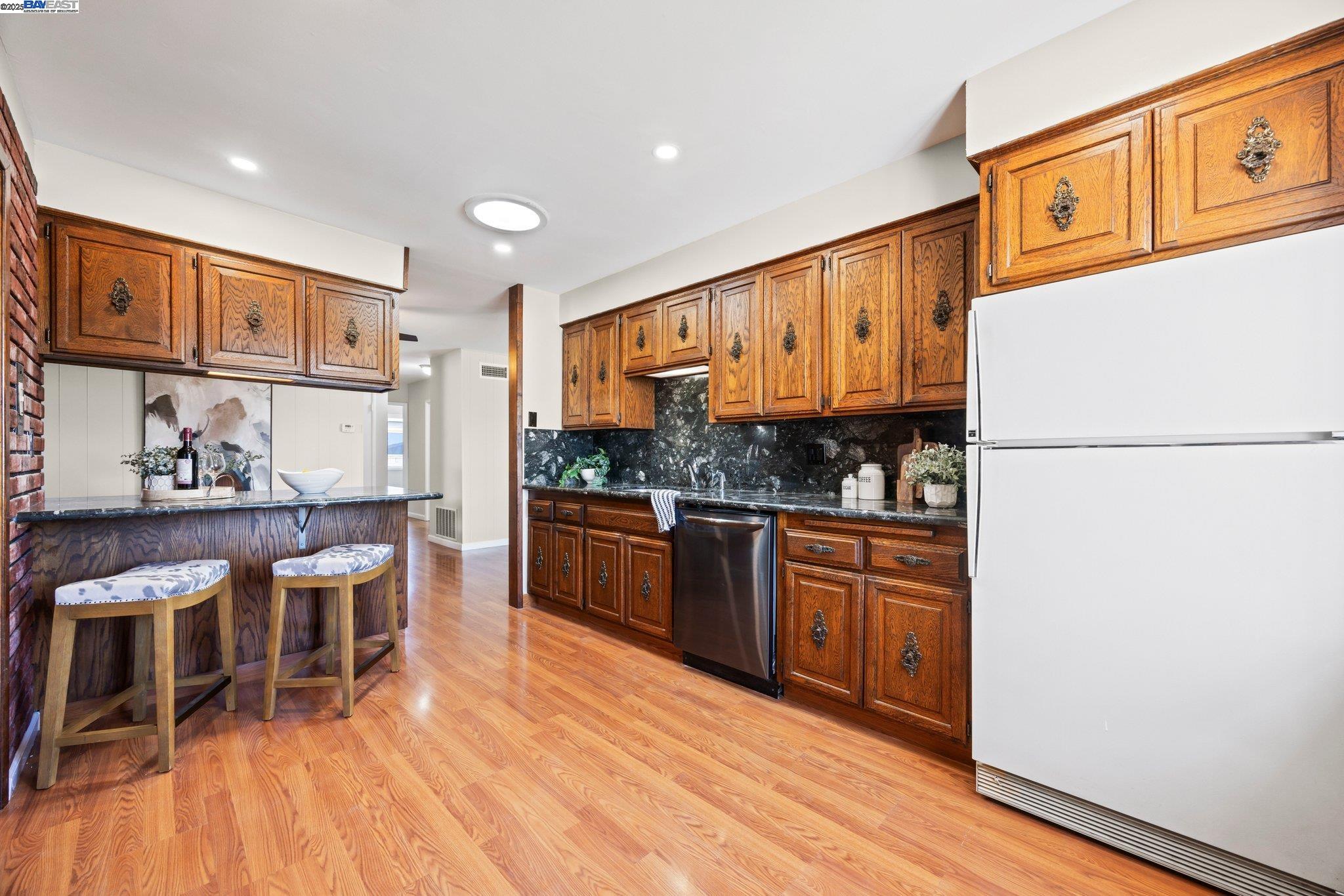 404 Oxford St, Hayward, California 94541, 4 Bedrooms Bedrooms, 8 Rooms Rooms,2 BathroomsBathrooms,Residential,For Sale,404 Oxford St,41096693