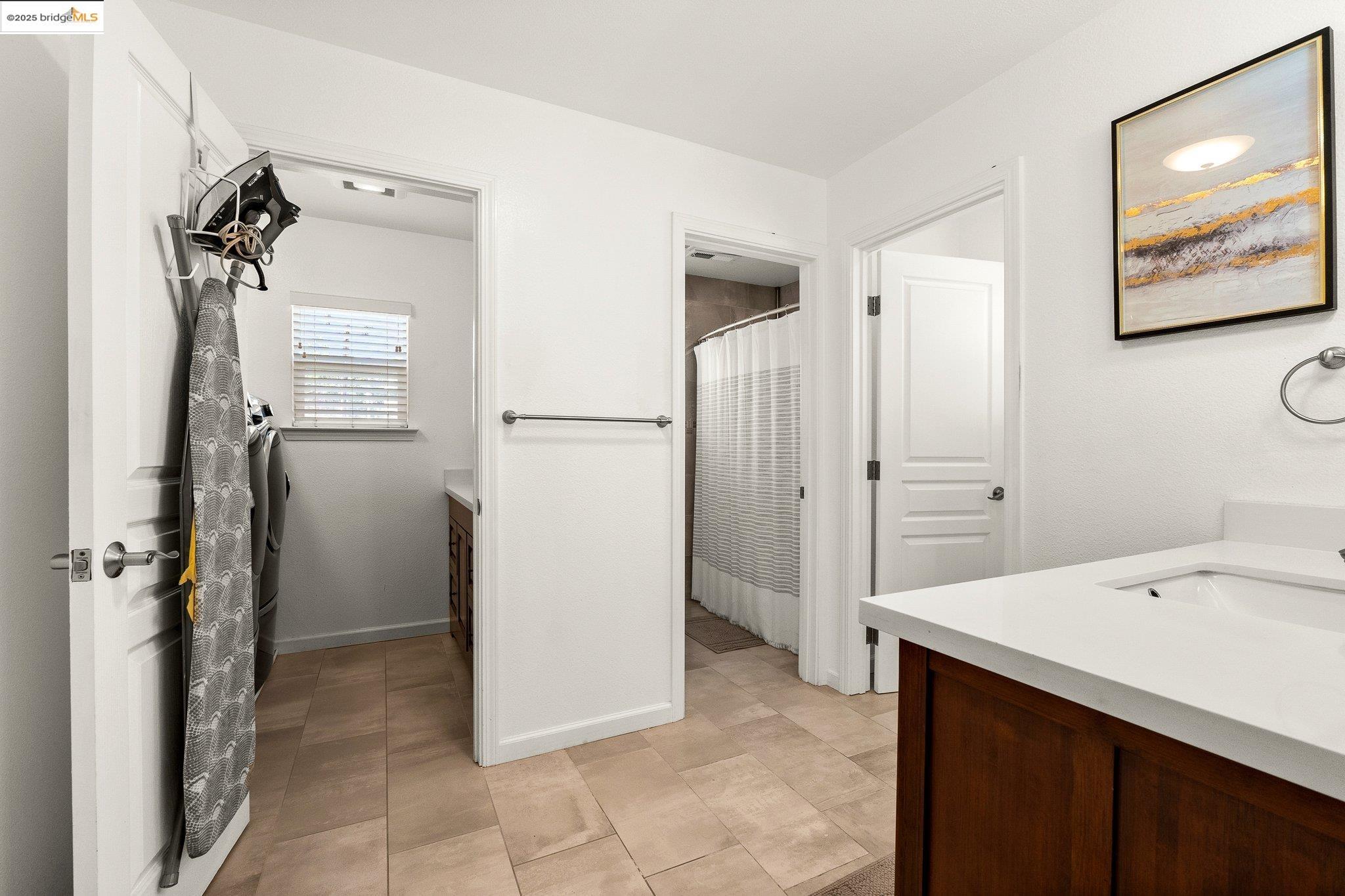 2834 Birdsall Ave, Oakland, California 94619, 4 Bedrooms Bedrooms, 5 Rooms Rooms,2 BathroomsBathrooms,Residential,For Sale,2834 Birdsall Ave,41096694