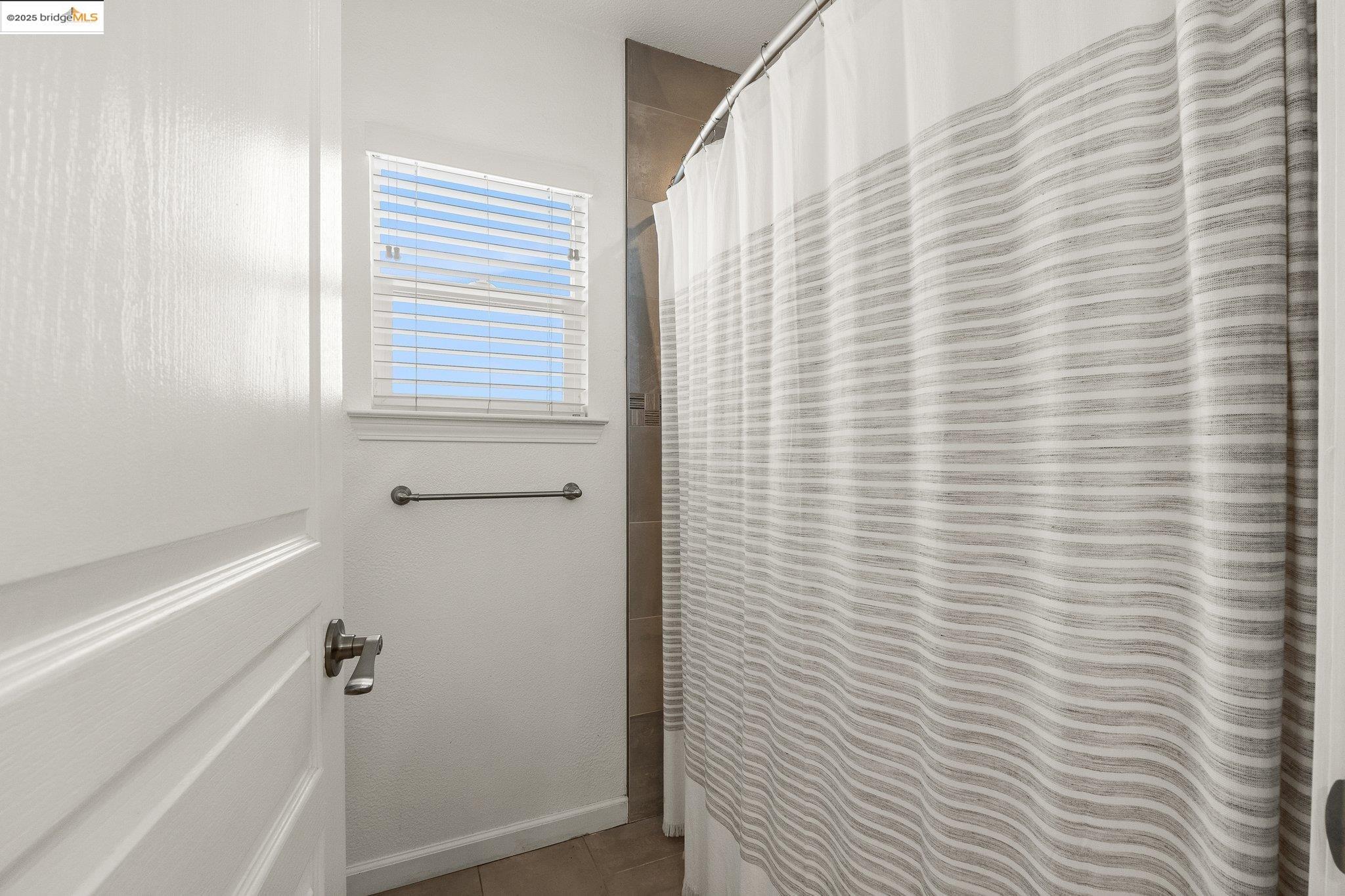 2834 Birdsall Ave, Oakland, California 94619, 4 Bedrooms Bedrooms, 5 Rooms Rooms,2 BathroomsBathrooms,Residential,For Sale,2834 Birdsall Ave,41096694