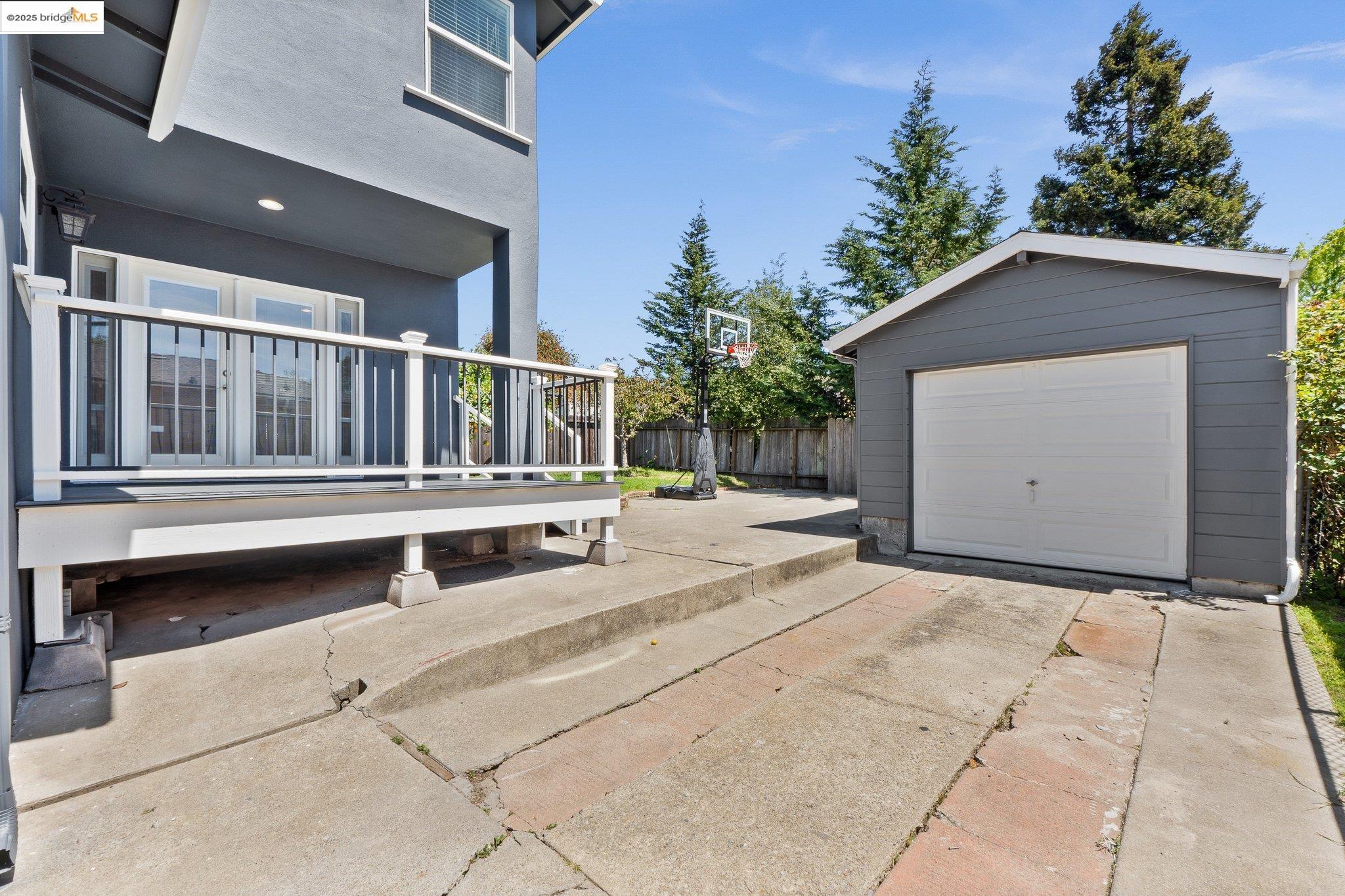 2834 Birdsall Ave, Oakland, California 94619, 4 Bedrooms Bedrooms, 5 Rooms Rooms,2 BathroomsBathrooms,Residential,For Sale,2834 Birdsall Ave,41096694