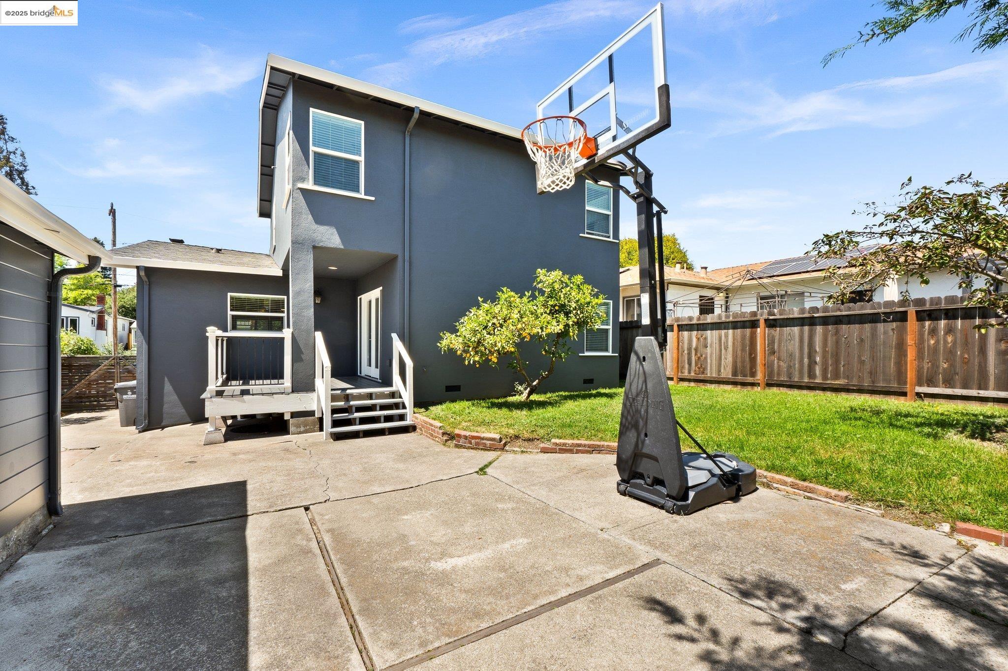 2834 Birdsall Ave, Oakland, California 94619, 4 Bedrooms Bedrooms, 5 Rooms Rooms,2 BathroomsBathrooms,Residential,For Sale,2834 Birdsall Ave,41096694