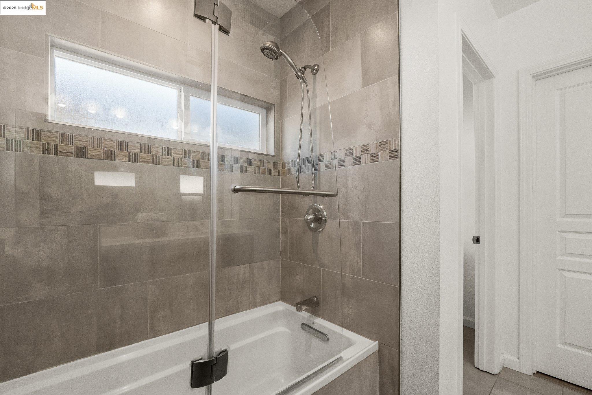 2834 Birdsall Ave, Oakland, California 94619, 4 Bedrooms Bedrooms, 5 Rooms Rooms,2 BathroomsBathrooms,Residential,For Sale,2834 Birdsall Ave,41096694