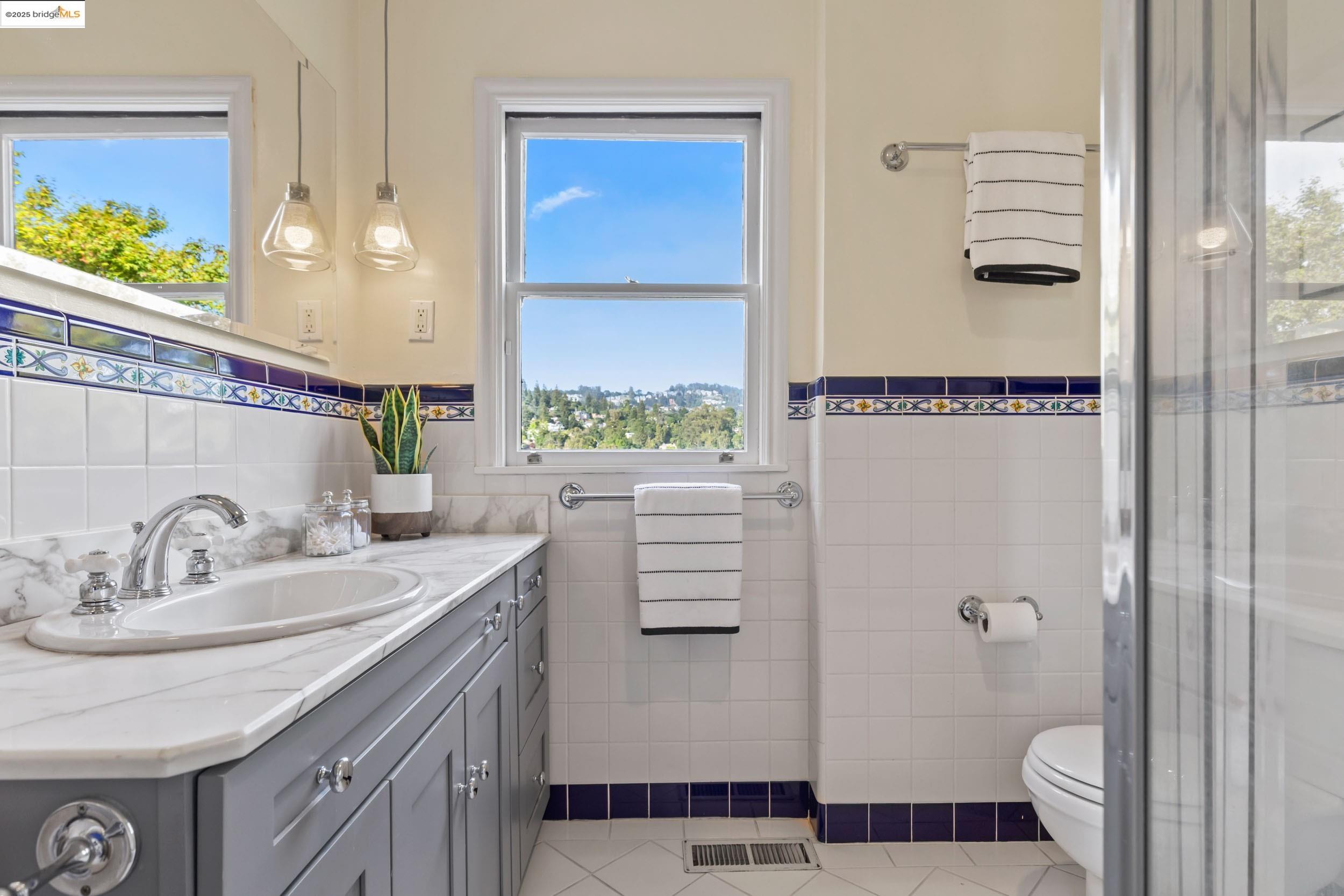 5468 Proctor Ave, Oakland, California 94618, 4 Bedrooms Bedrooms, 8 Rooms Rooms,2 BathroomsBathrooms,Residential,For Sale,5468 Proctor Ave,41096695