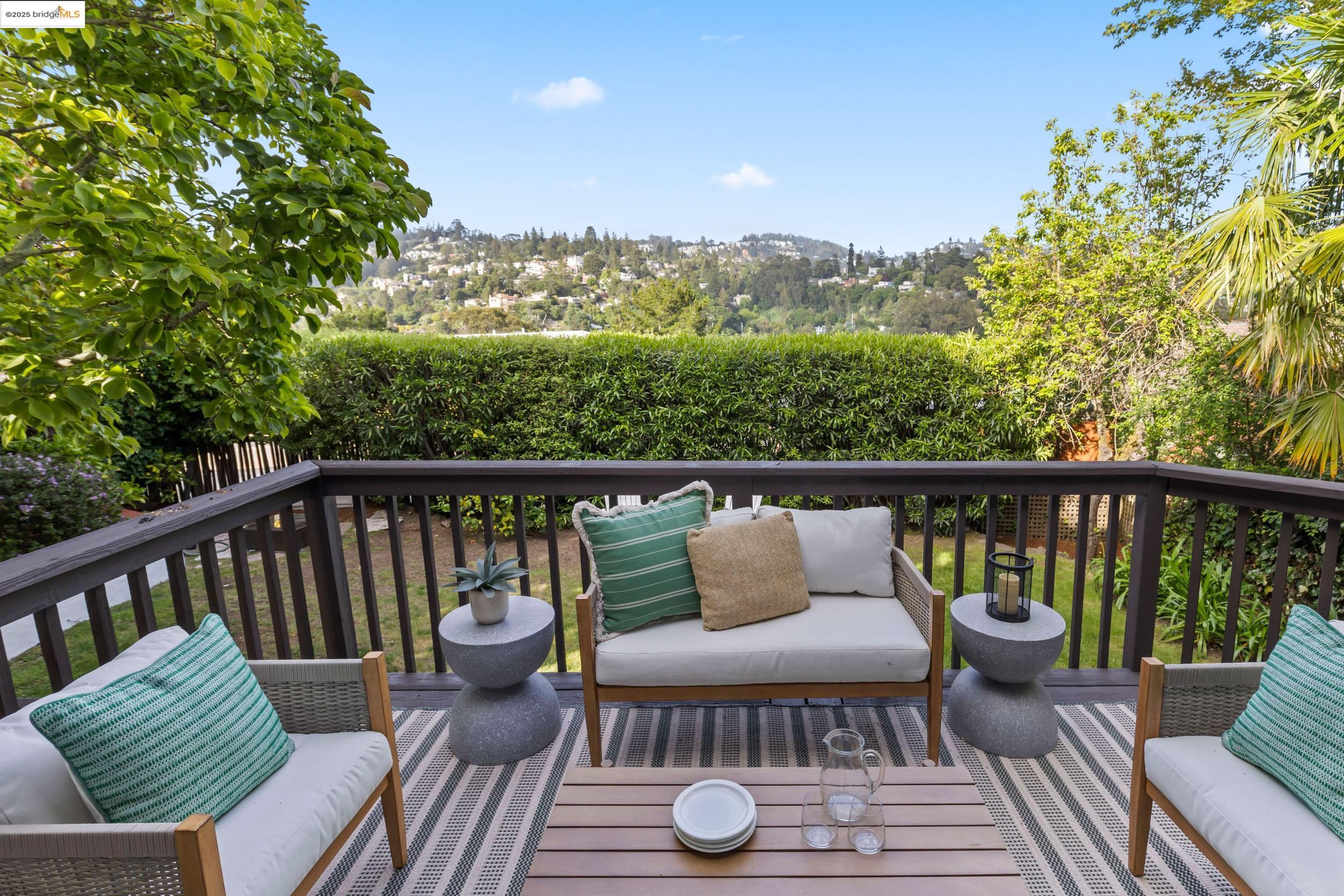 5468 Proctor Ave, Oakland, California 94618, 4 Bedrooms Bedrooms, 8 Rooms Rooms,2 BathroomsBathrooms,Residential,For Sale,5468 Proctor Ave,41096695
