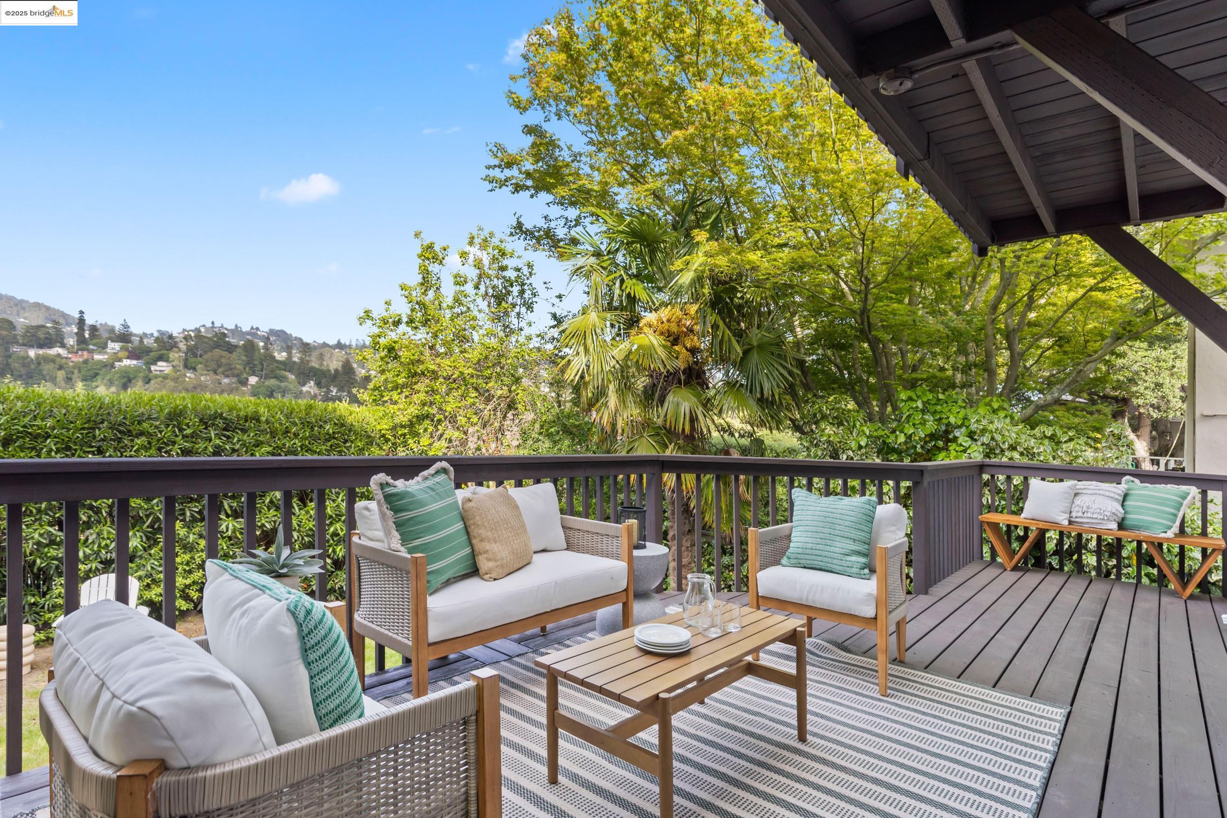 5468 Proctor Ave, Oakland, California 94618, 4 Bedrooms Bedrooms, 8 Rooms Rooms,2 BathroomsBathrooms,Residential,For Sale,5468 Proctor Ave,41096695