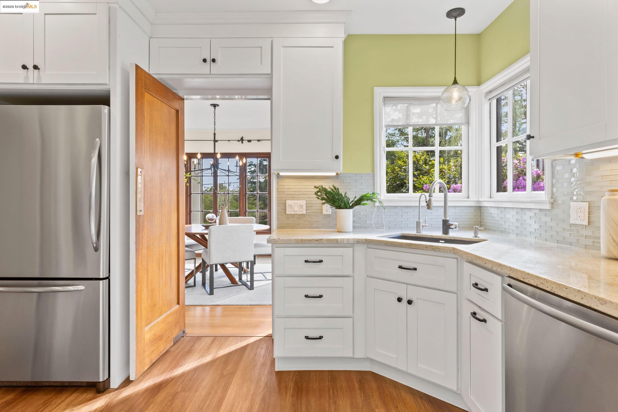 5468 Proctor Ave, Oakland, California 94618, 4 Bedrooms Bedrooms, 8 Rooms Rooms,2 BathroomsBathrooms,Residential,For Sale,5468 Proctor Ave,41096695