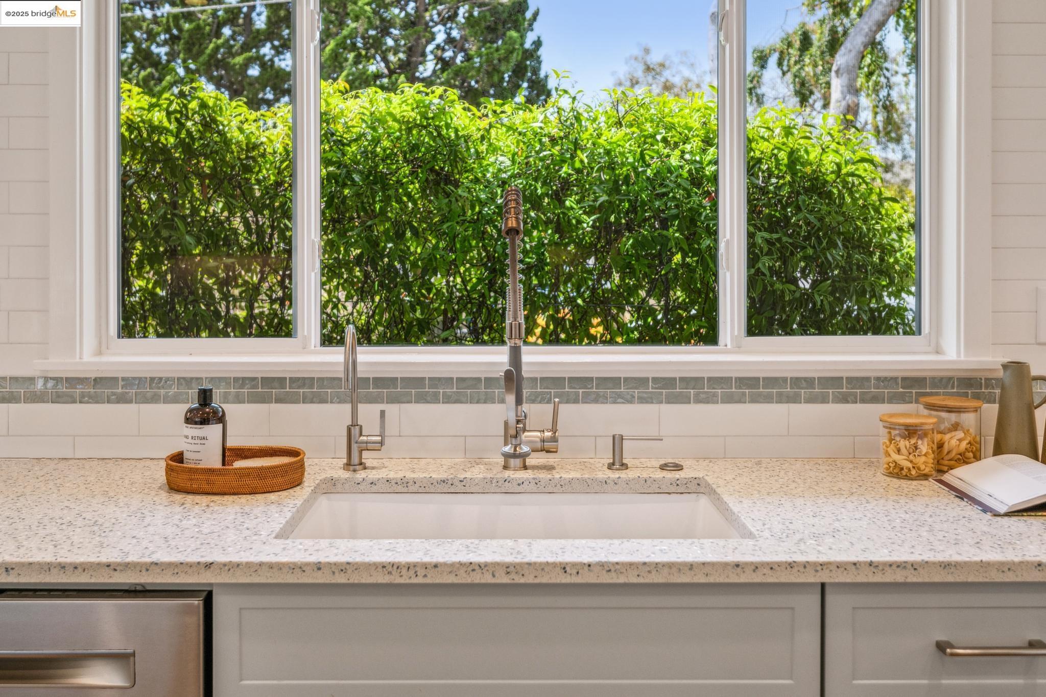 1304 Noble Ct, El Cerrito, California 94530, 6 Bedrooms Bedrooms, 9 Rooms Rooms,3 BathroomsBathrooms,Residential,For Sale,1304 Noble Ct,41096696