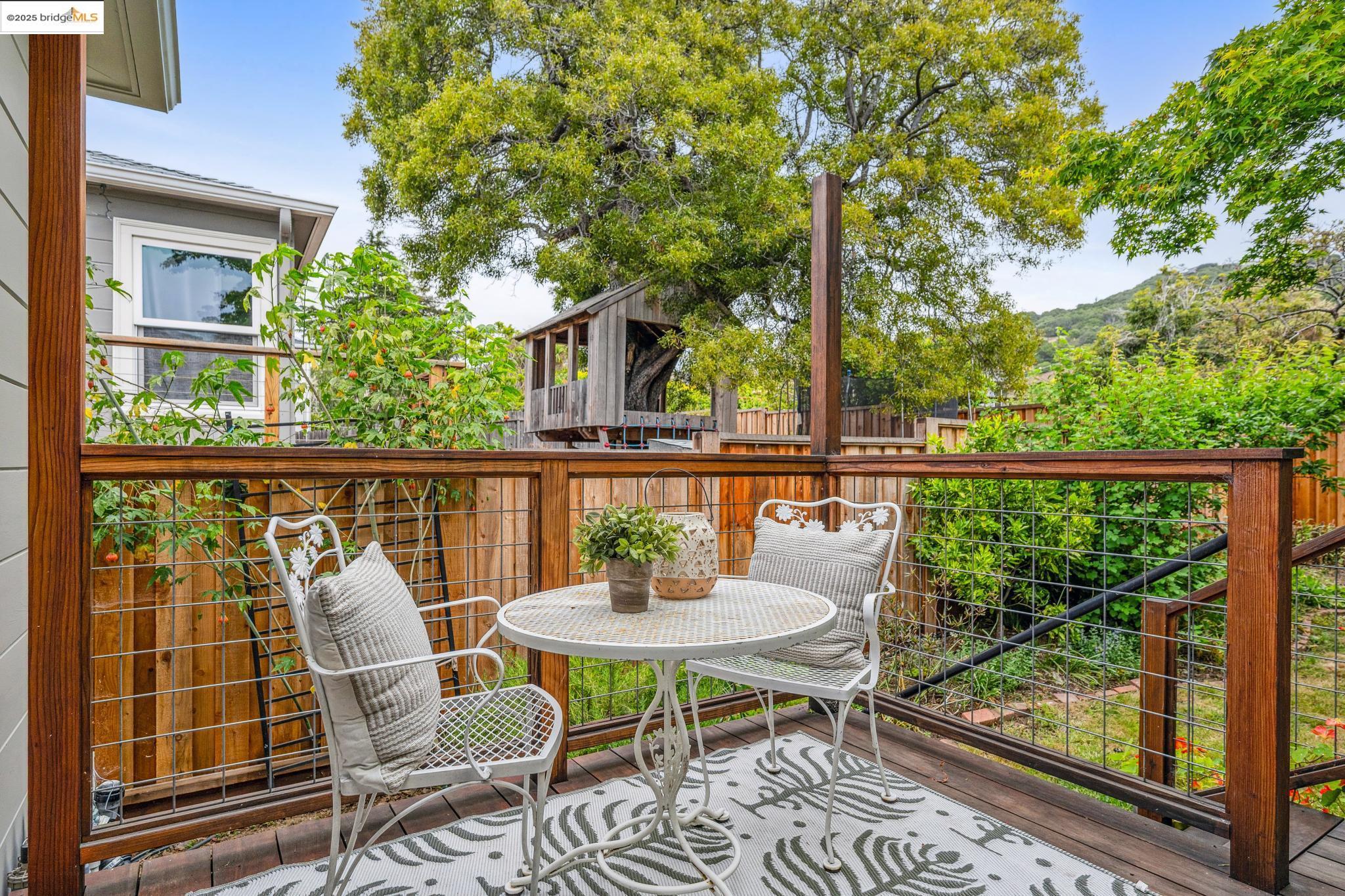 1304 Noble Ct, El Cerrito, California 94530, 6 Bedrooms Bedrooms, 9 Rooms Rooms,3 BathroomsBathrooms,Residential,For Sale,1304 Noble Ct,41096696