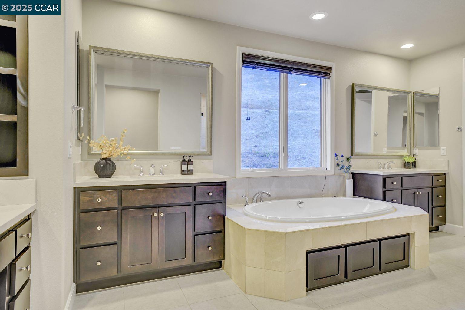 Detail Gallery Image 22 of 60 For 131 Wittenham Ct, San Ramon,  CA 94583 - 5 Beds | 3/1 Baths