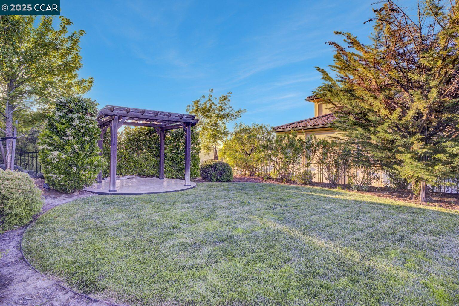 Detail Gallery Image 45 of 60 For 131 Wittenham Ct, San Ramon,  CA 94583 - 5 Beds | 3/1 Baths