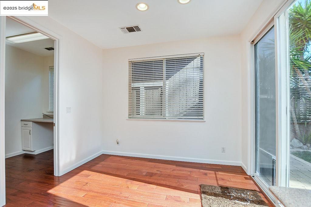 Detail Gallery Image 15 of 41 For 100 Cardinal Ln, Discovery Bay,  CA 94505 - 3 Beds | 2/1 Baths