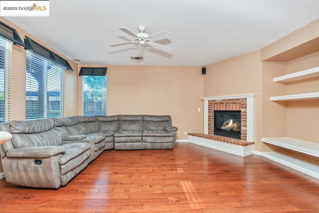 Detail Gallery Image 9 of 41 For 100 Cardinal Ln, Discovery Bay,  CA 94505 - 3 Beds | 2/1 Baths
