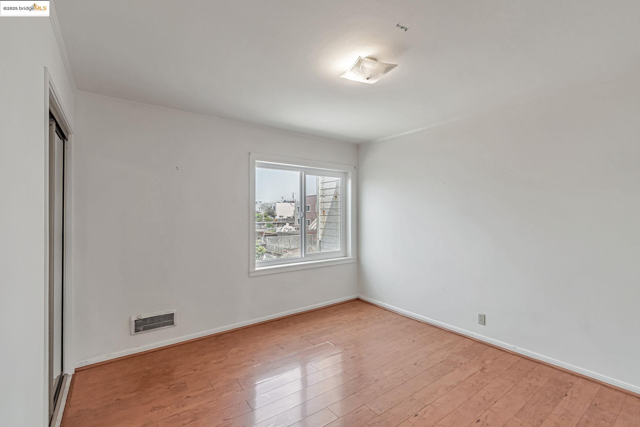 4040 Ortega St, San Francisco, California 94122, 2 Bedrooms Bedrooms, 4 Rooms Rooms,2 BathroomsBathrooms,Residential,For Sale,4040 Ortega St,41096704