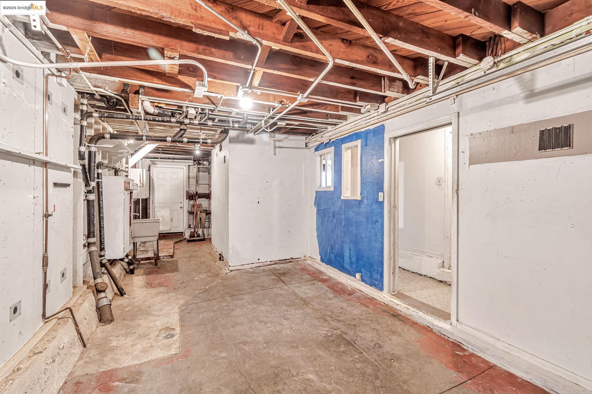 4040 Ortega St, San Francisco, California 94122, 2 Bedrooms Bedrooms, 4 Rooms Rooms,2 BathroomsBathrooms,Residential,For Sale,4040 Ortega St,41096704