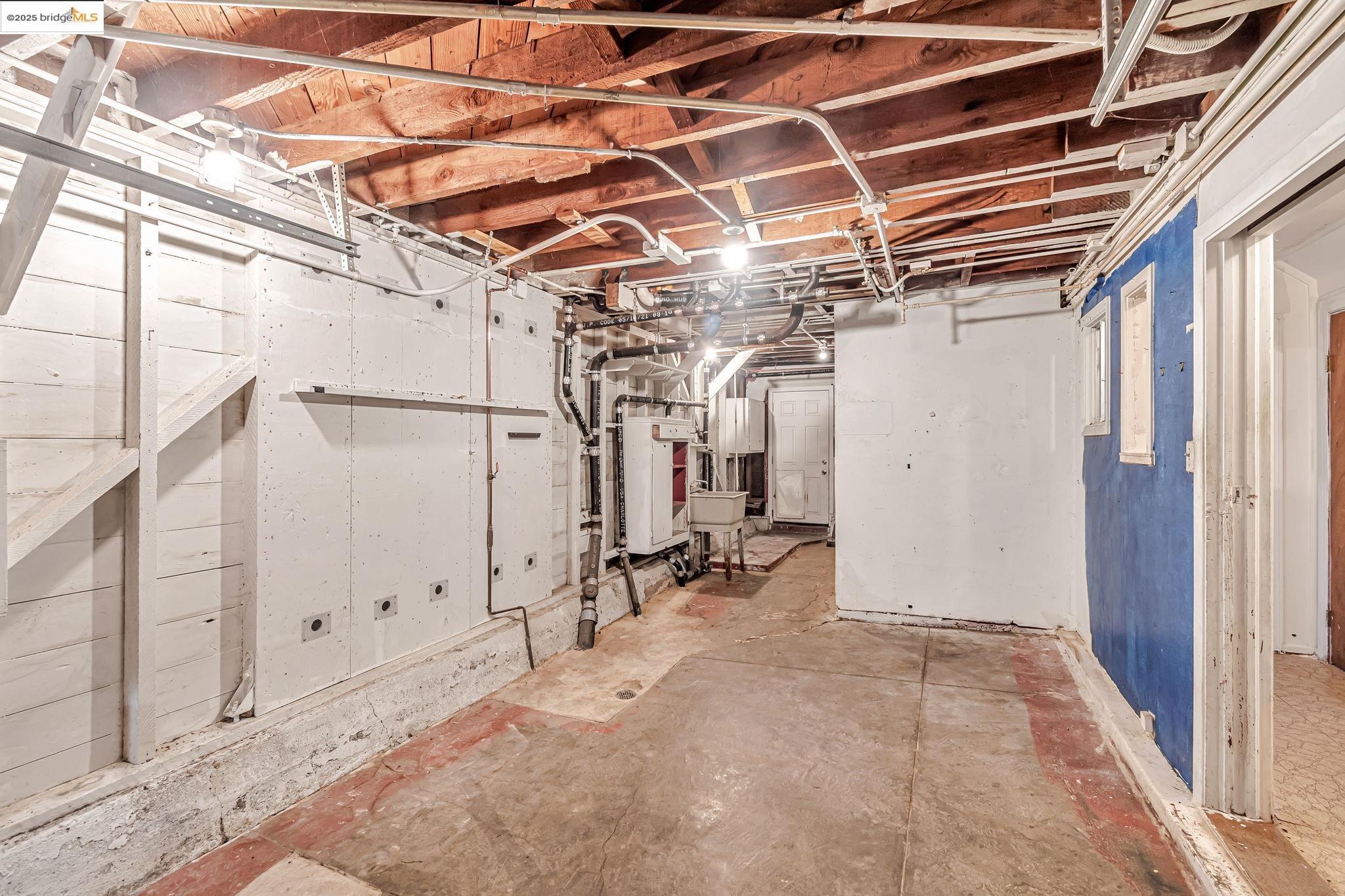 4040 Ortega St, San Francisco, California 94122, 2 Bedrooms Bedrooms, 4 Rooms Rooms,2 BathroomsBathrooms,Residential,For Sale,4040 Ortega St,41096704